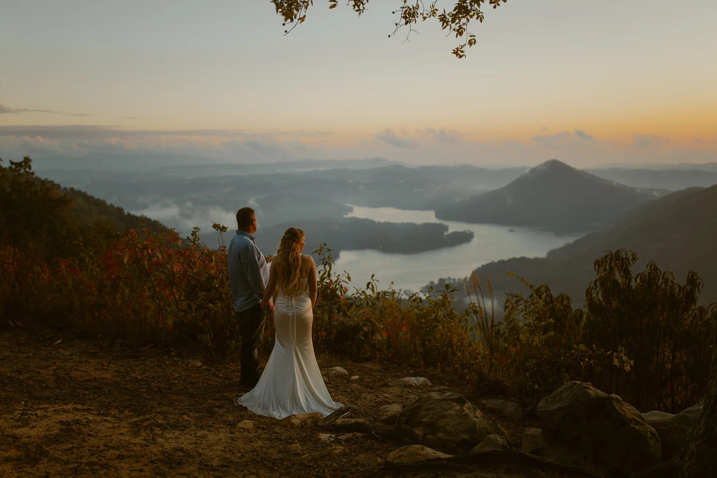 Tennessee-adventure-waterfall-fall-elopement