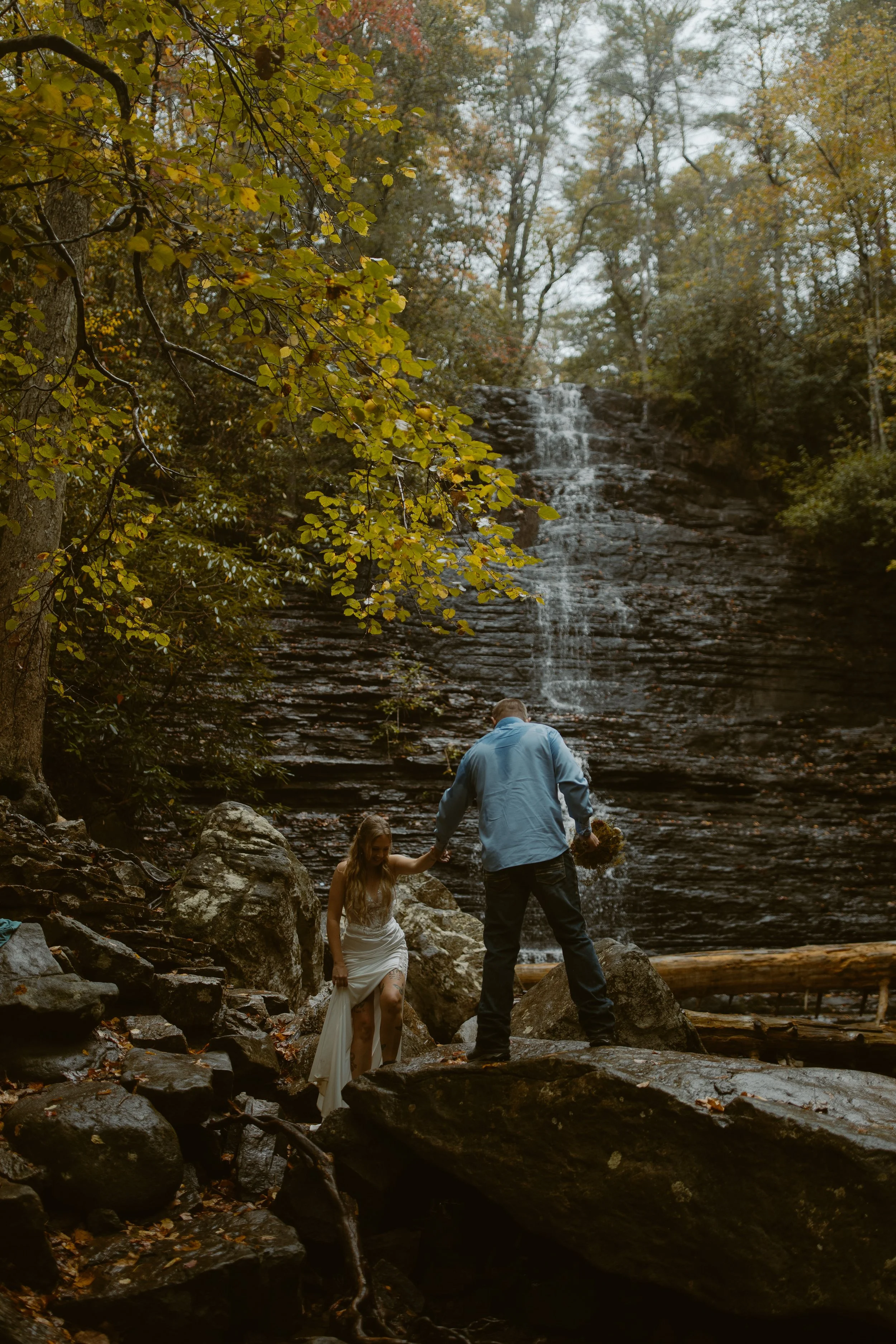 Tennessee-adventure-waterfall-fall-elopement