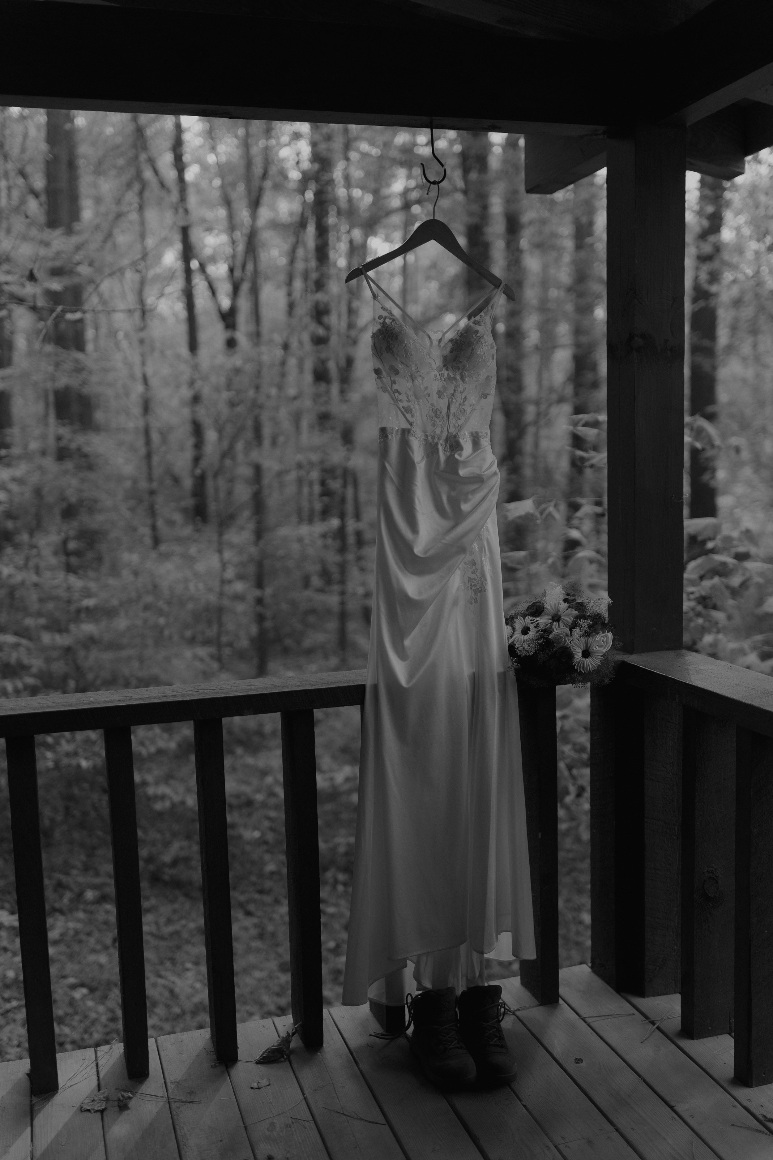 Tennessee-adventure-waterfall-fall-elopement