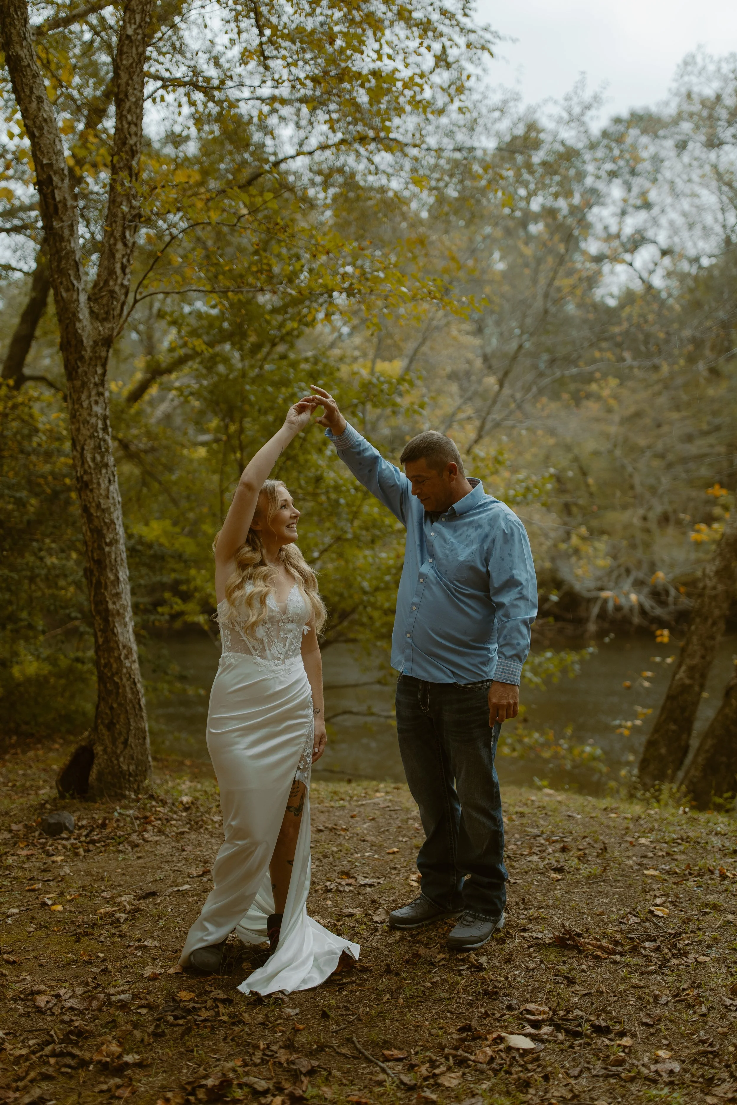 Tennessee-adventure-waterfall-fall-elopement