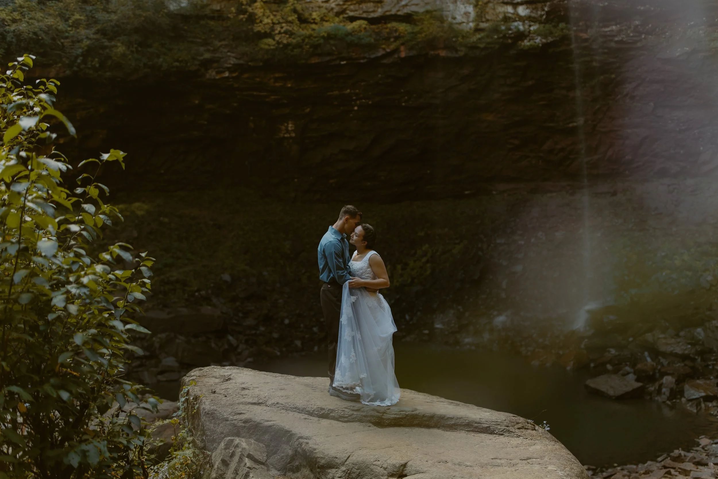 Tennessee-waterfall-sunrise-elopement