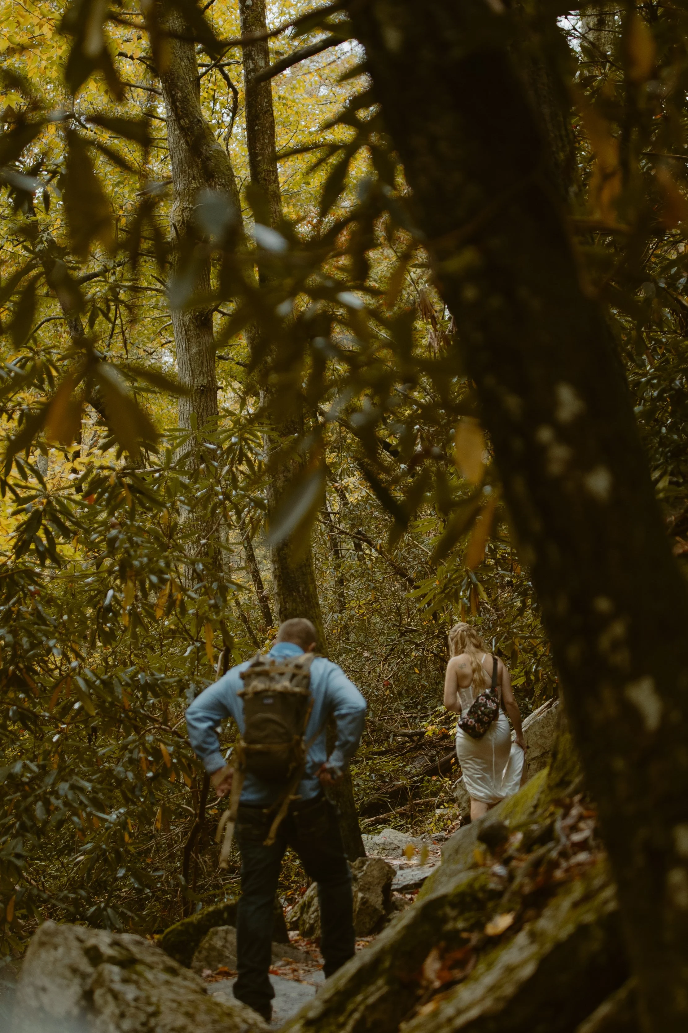 Tennessee-adventure-waterfall-fall-elopement