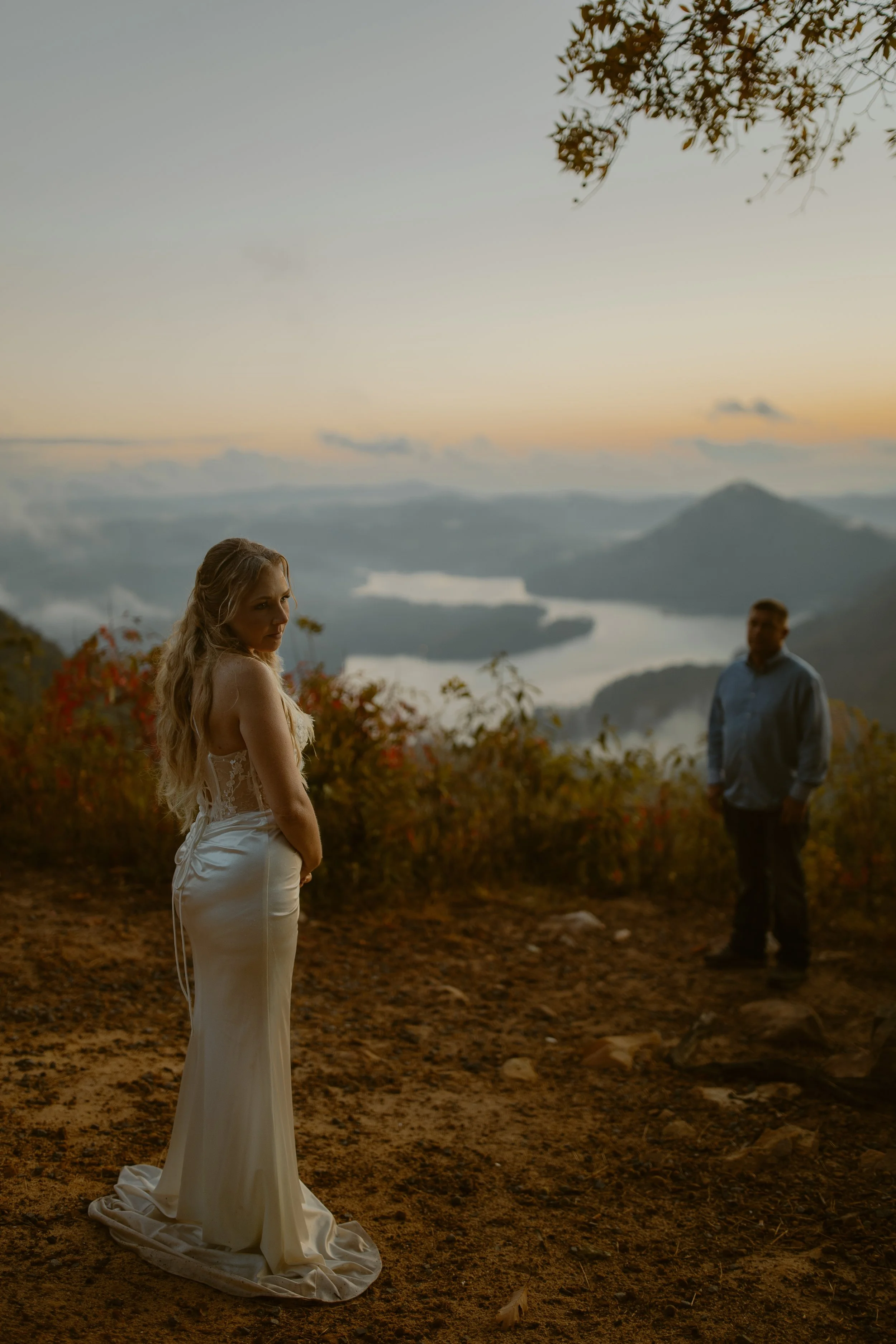 Tennessee-adventure-waterfall-fall-elopement