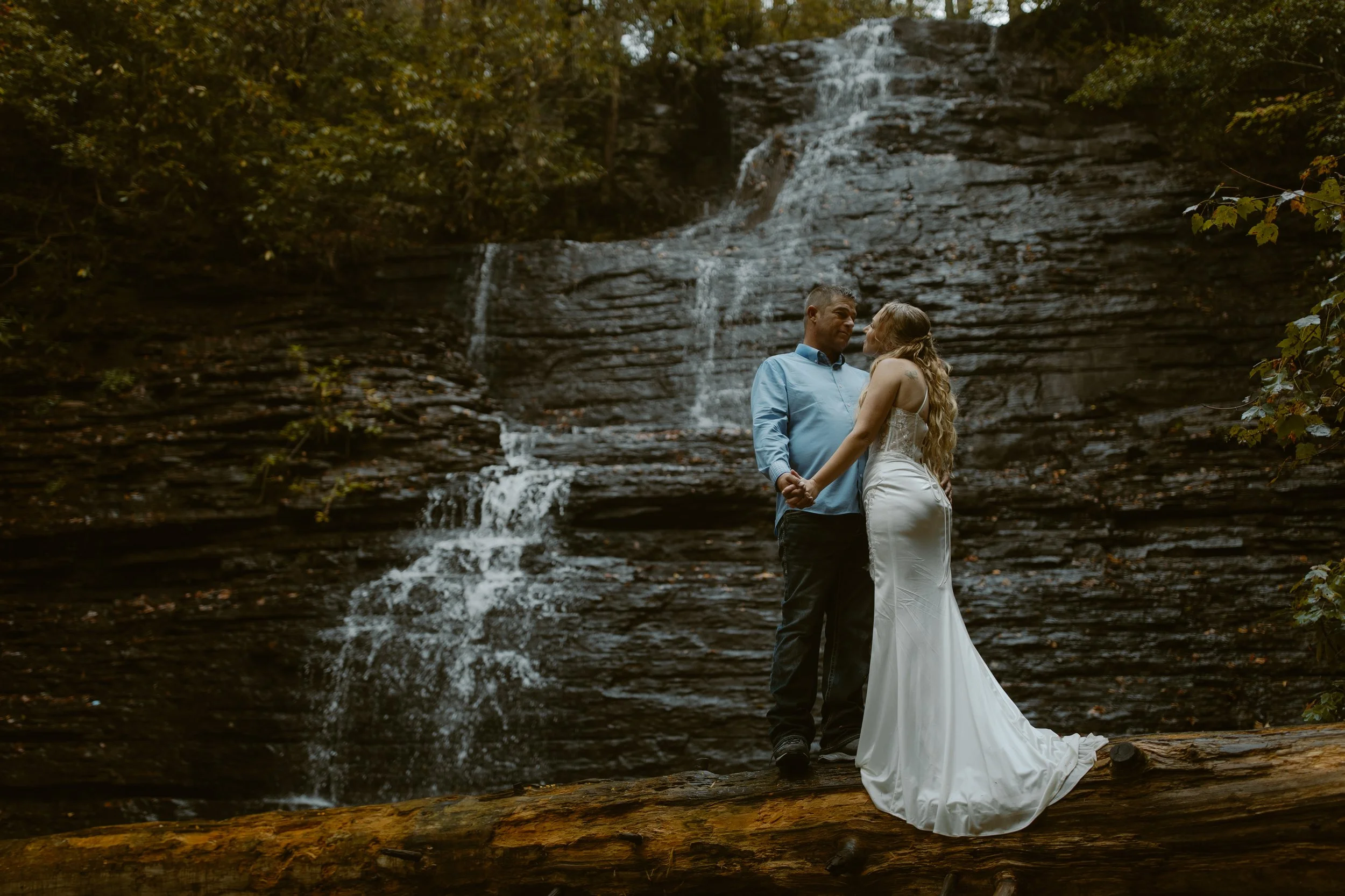 Tennessee-adventure-waterfall-fall-elopement