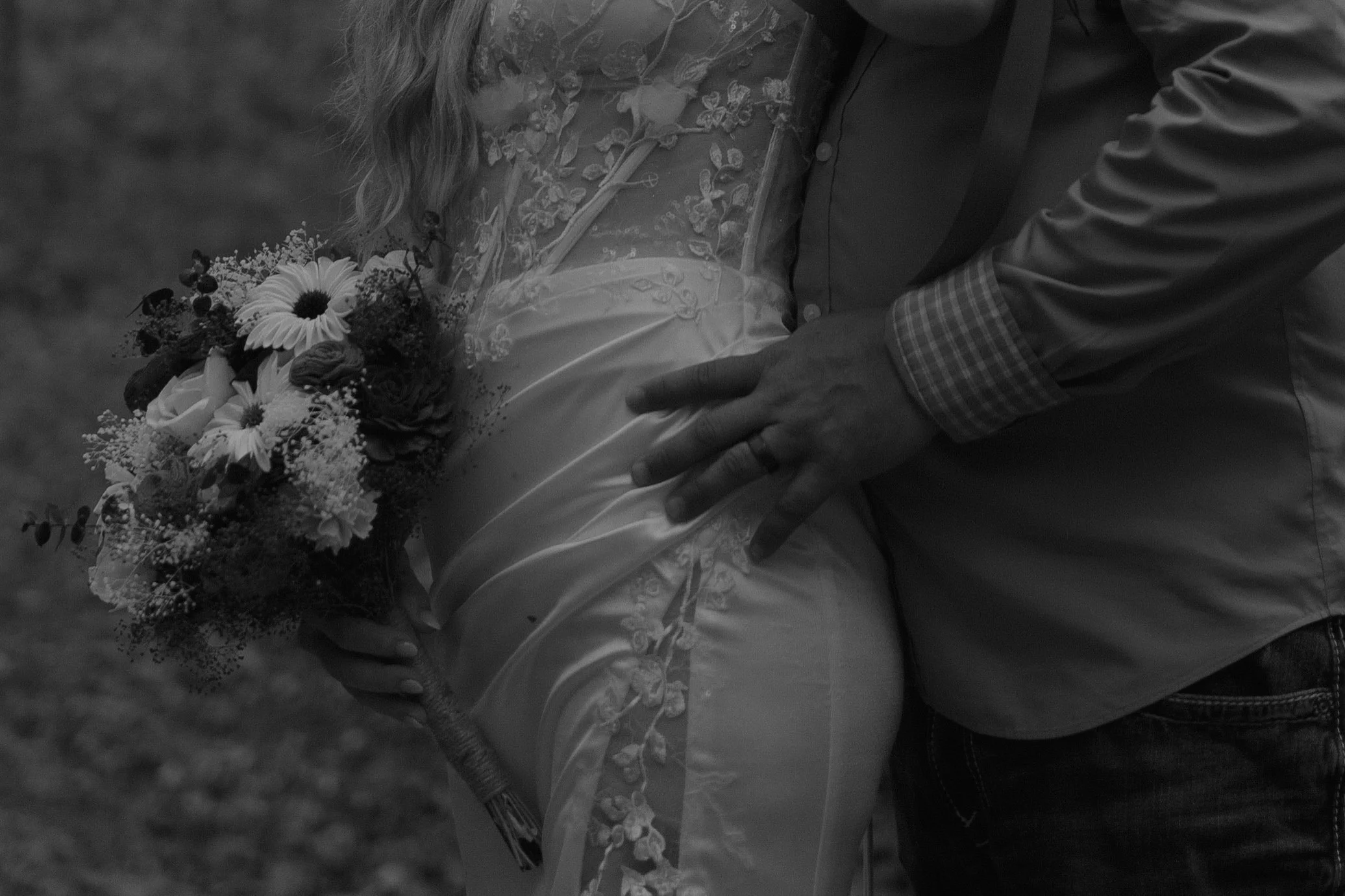 Tennessee-adventure-waterfall-fall-elopement