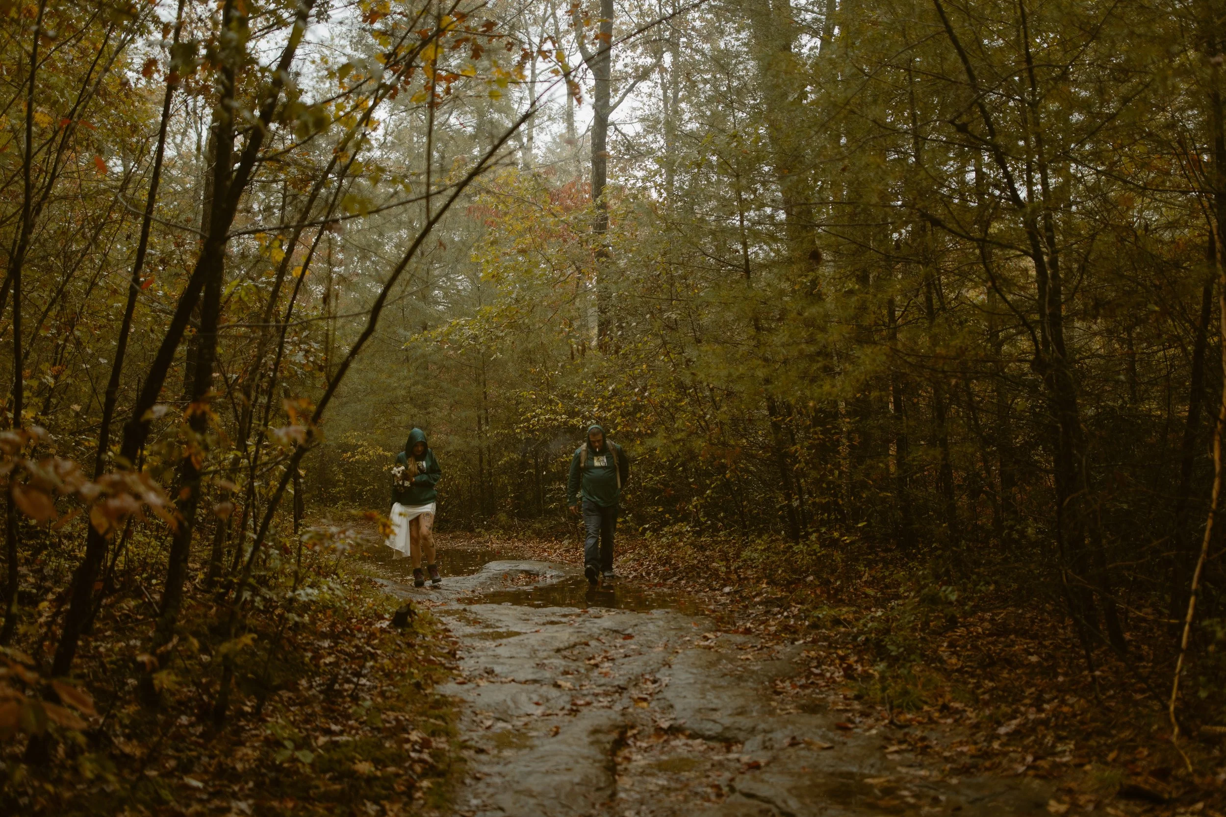 Tennessee-adventure-waterfall-fall-elopement