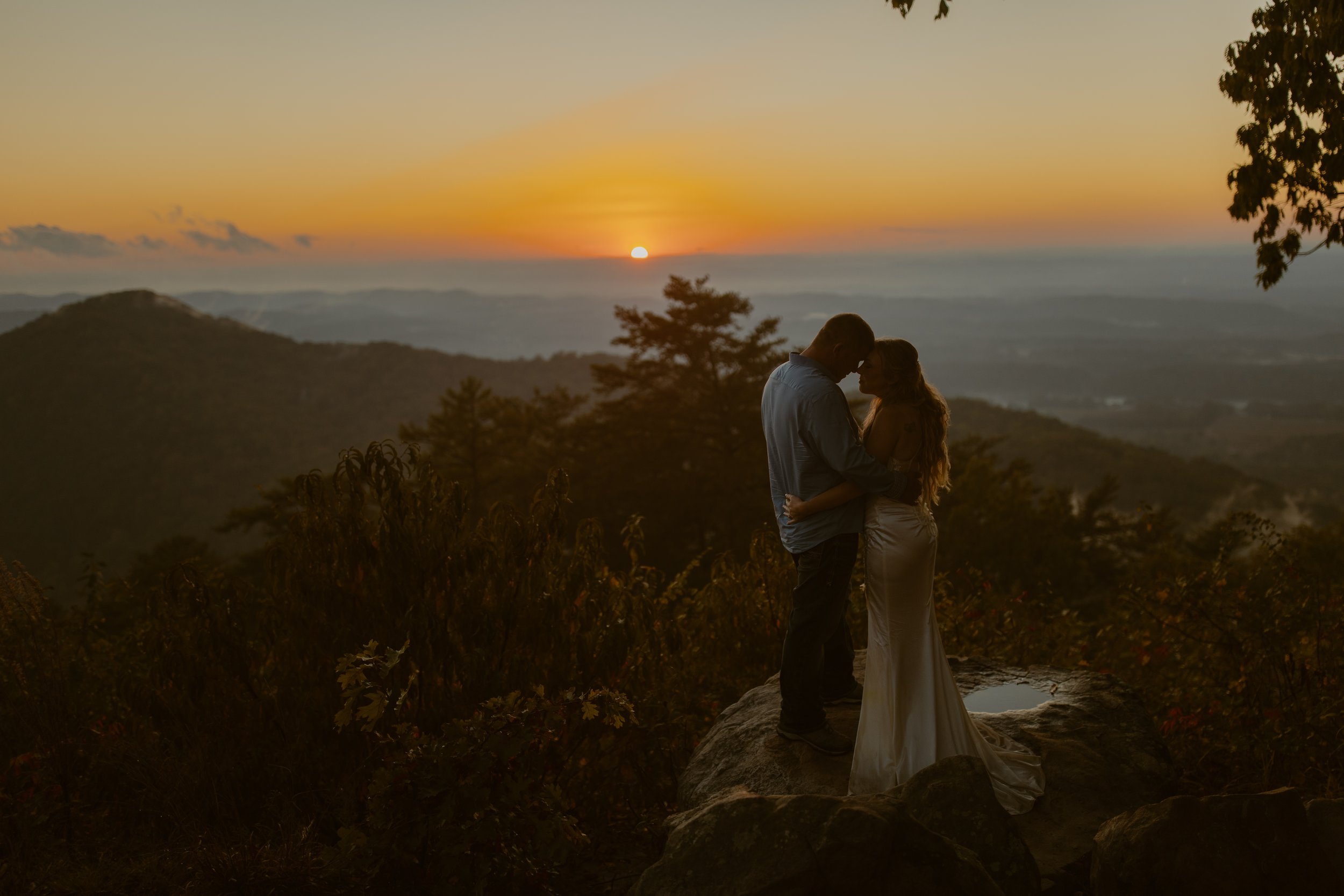 Tennessee-adventure-waterfall-fall-elopement