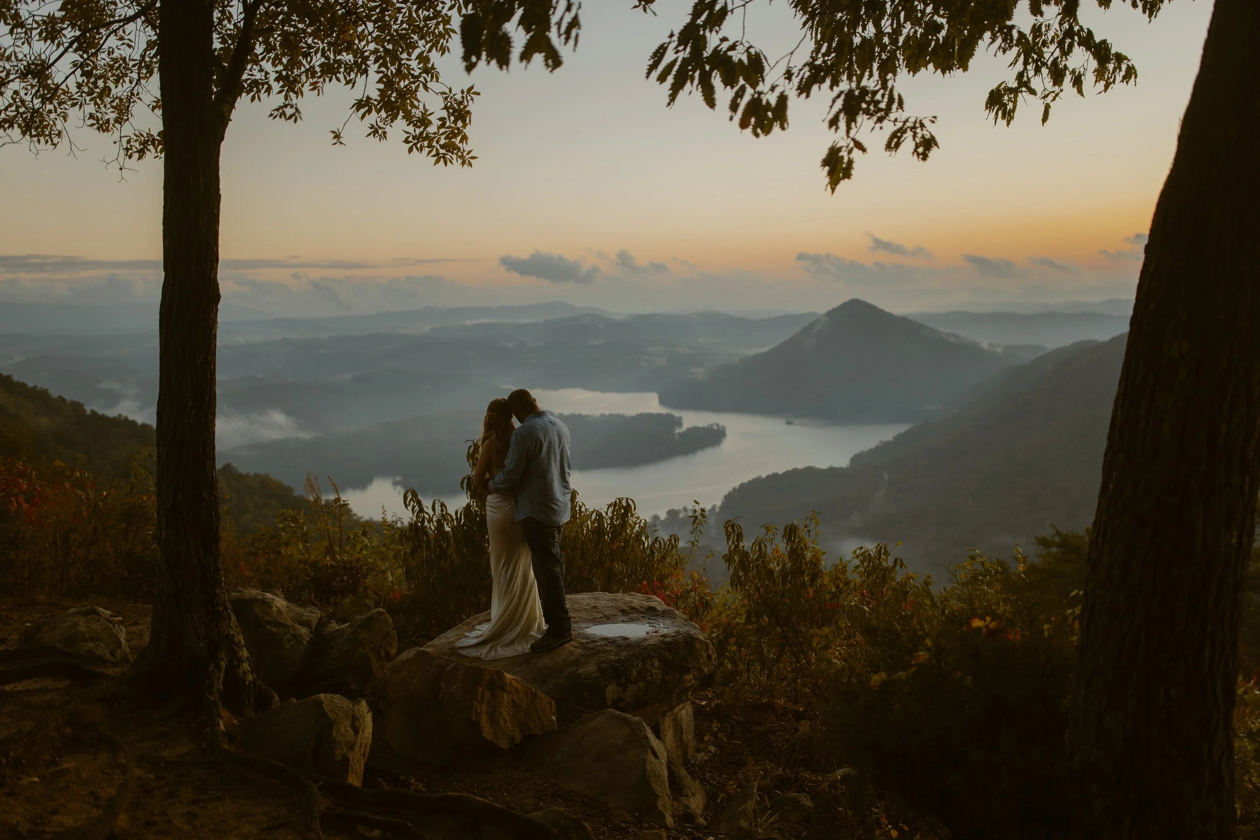 Tennessee-adventure-waterfall-fall-elopement