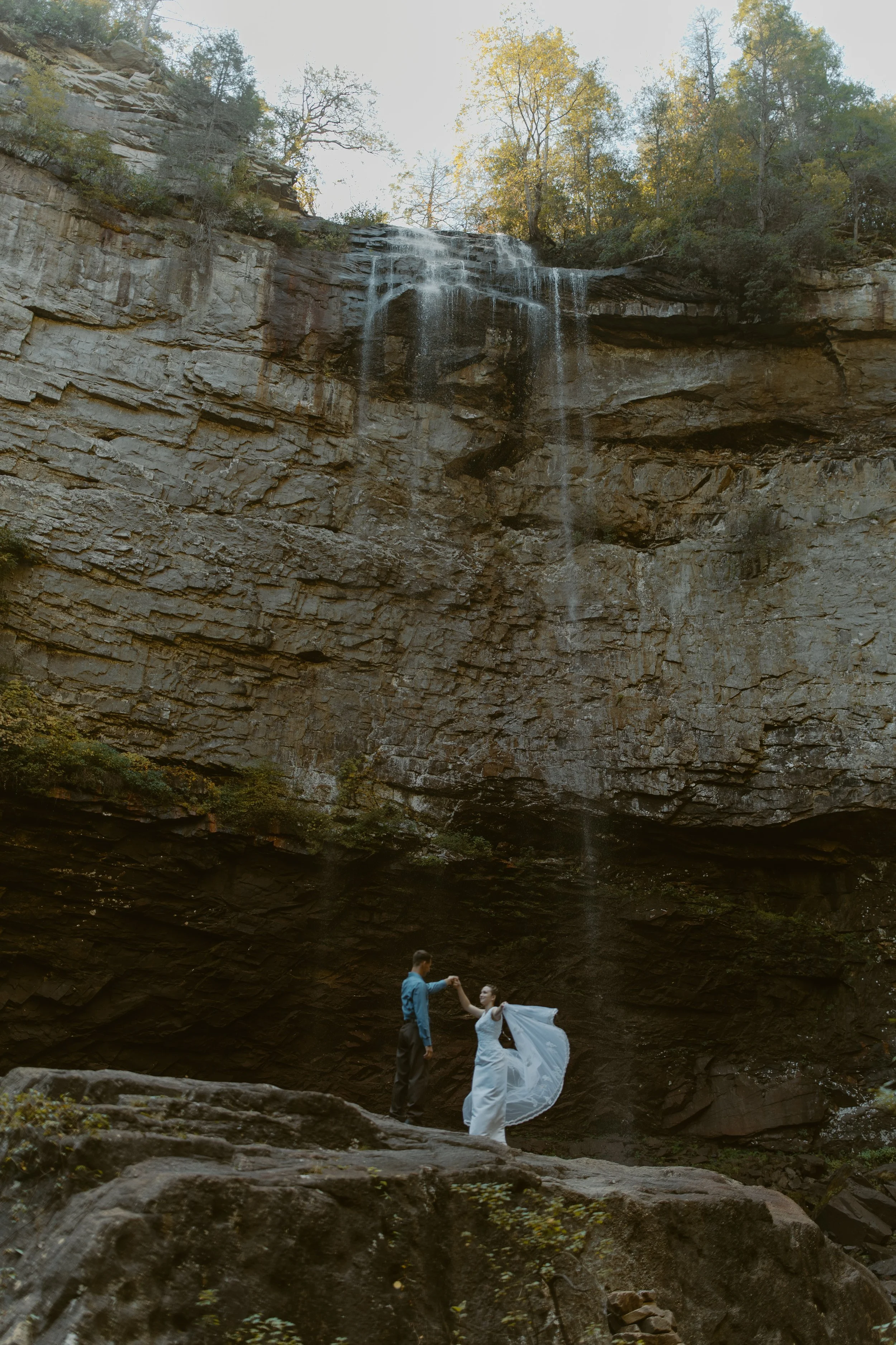 Tennessee-waterfall-sunrise-elopement