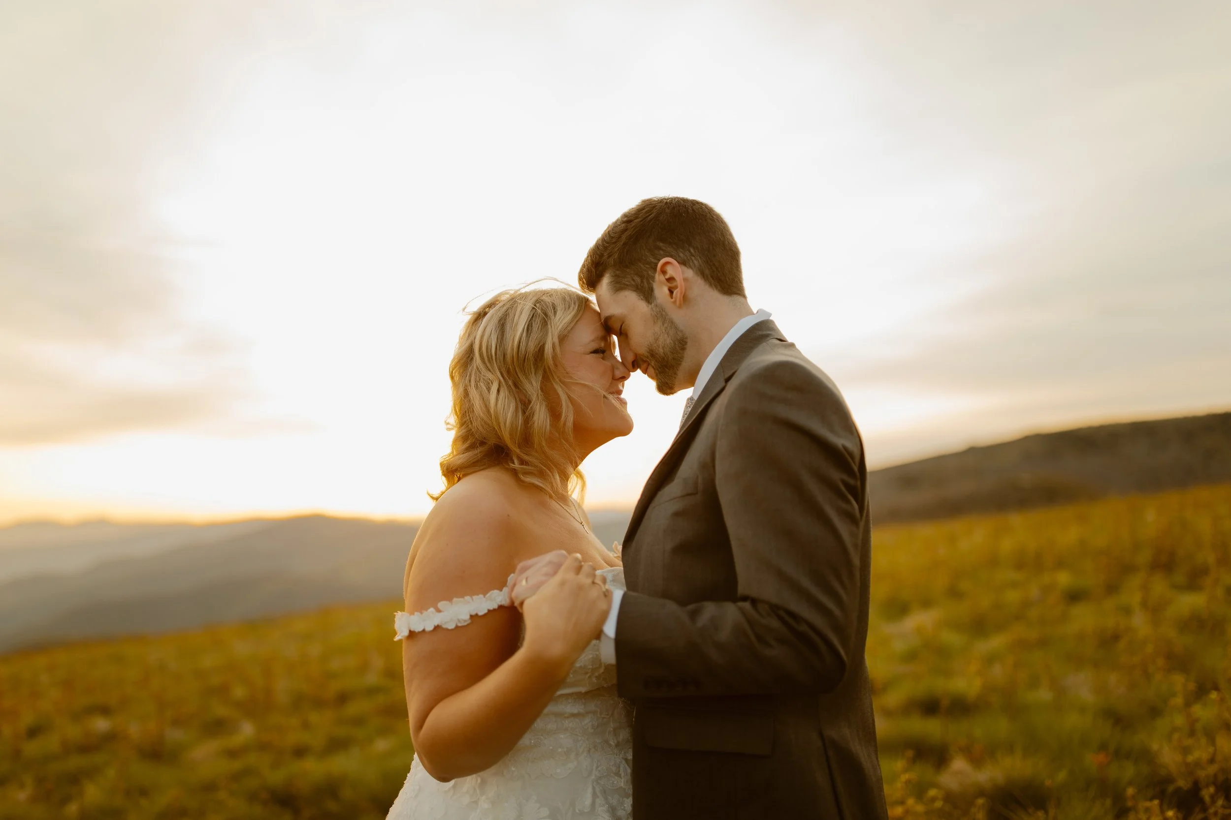 sunrise-roan-mountain-elopement-Tennessee