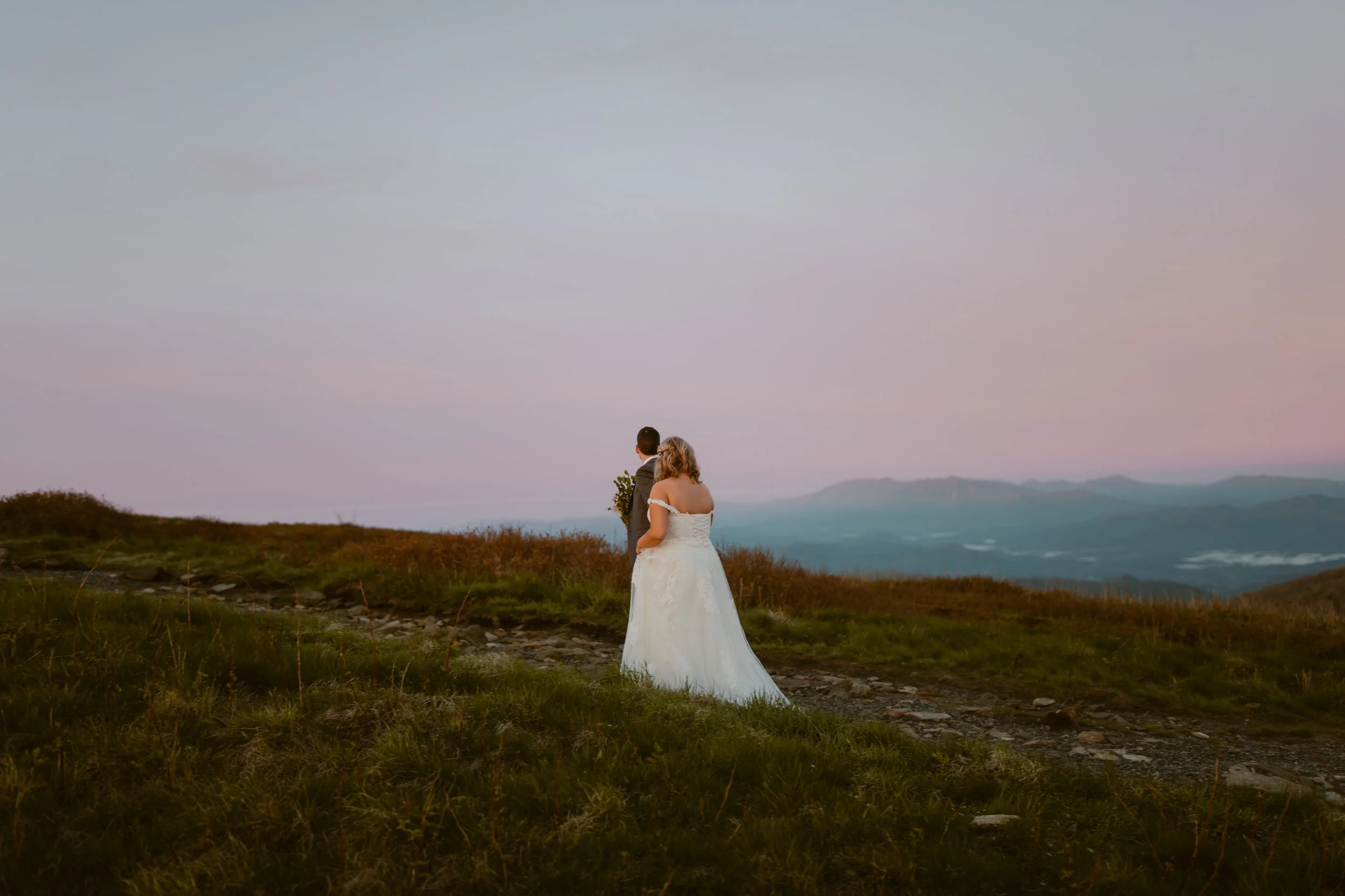 sunrise-roan-mountain-elopement-Tennessee