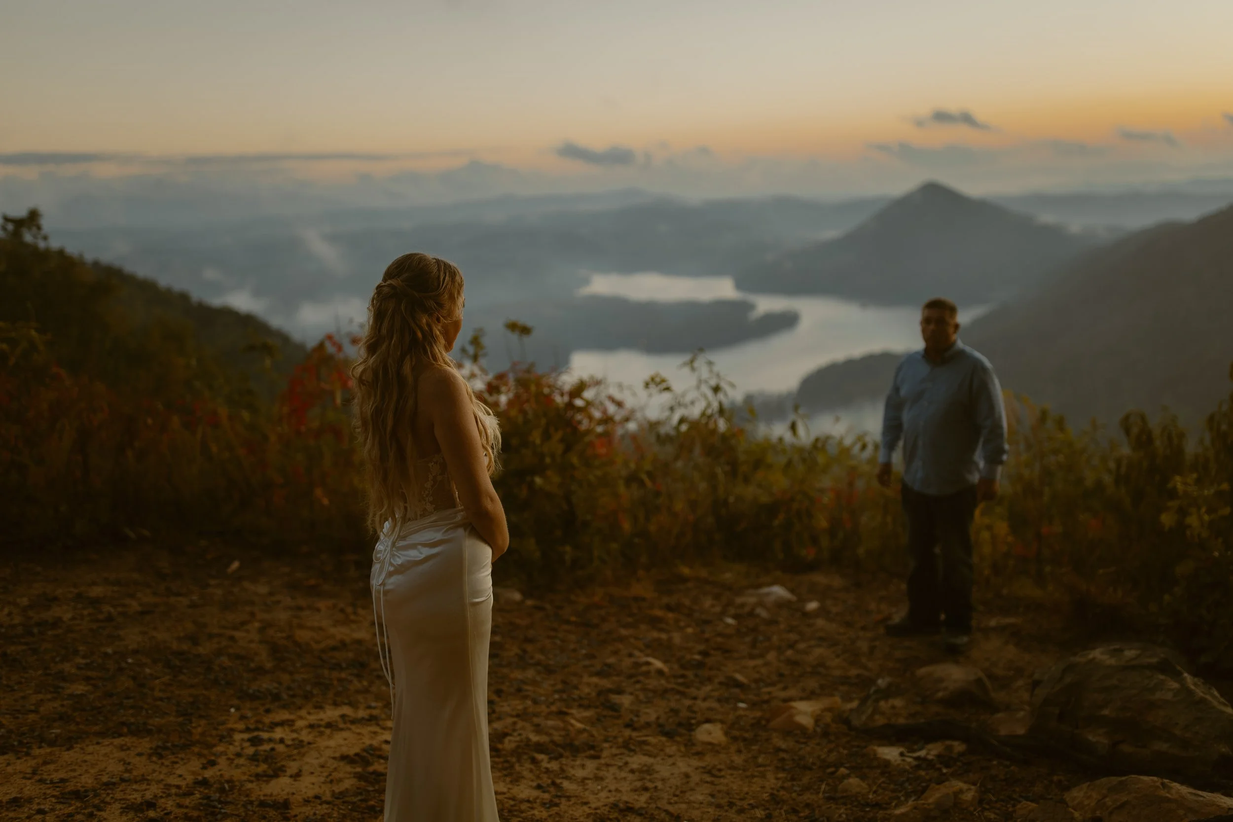 Tennessee-adventure-waterfall-fall-elopement