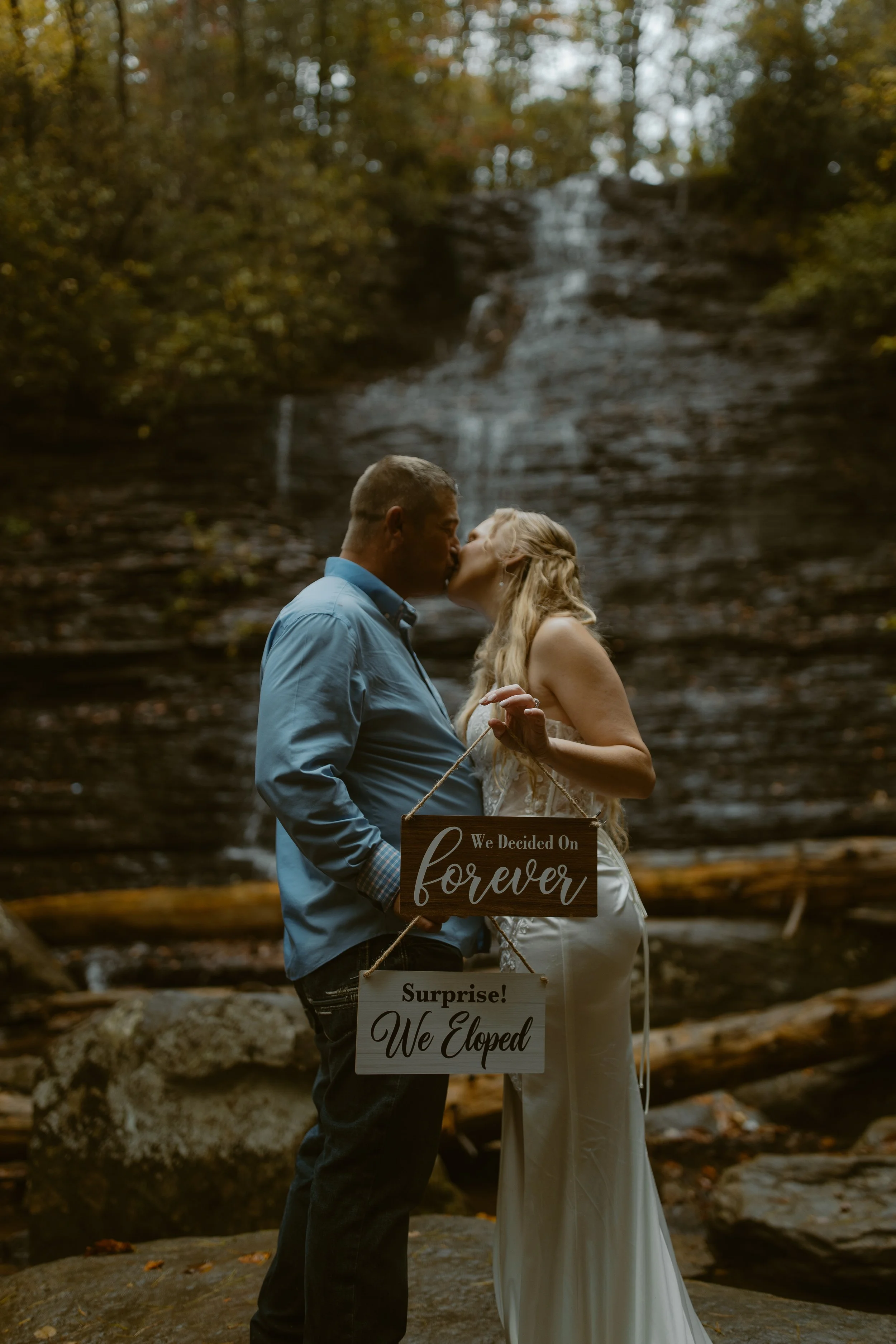 Tennessee-adventure-waterfall-fall-elopement