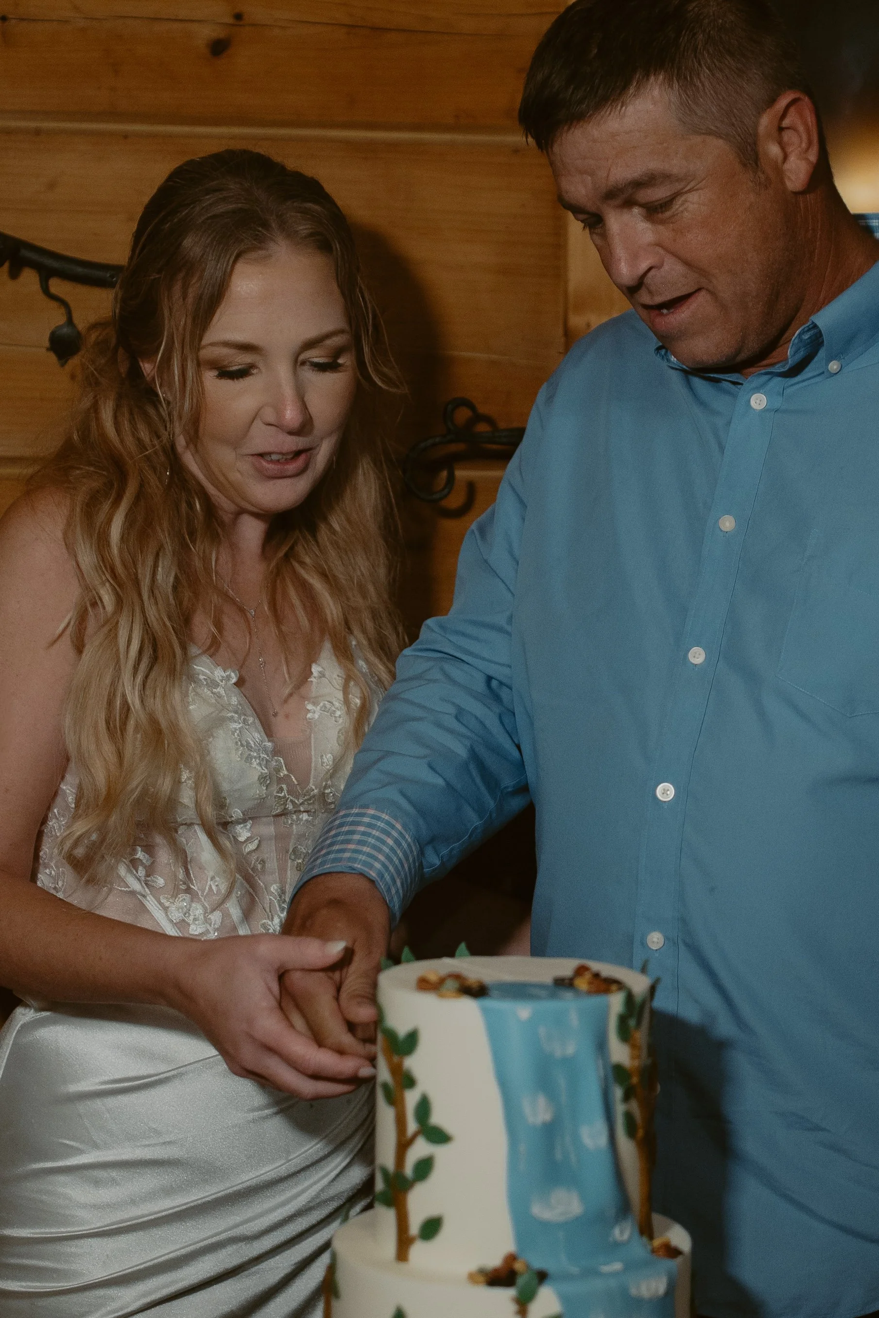 Tennessee-adventure-waterfall-fall-elopement