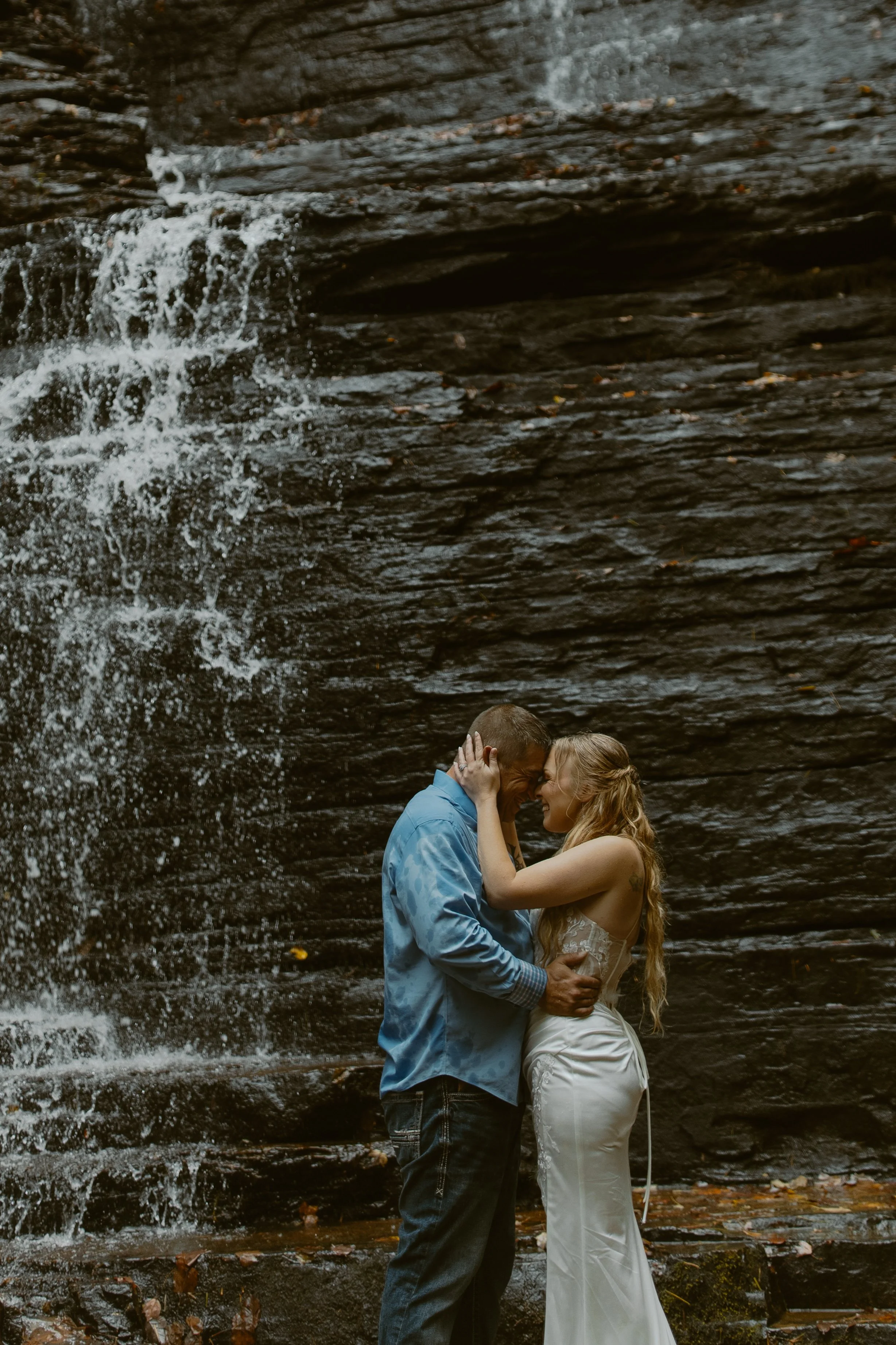 Tennessee-adventure-waterfall-fall-elopement