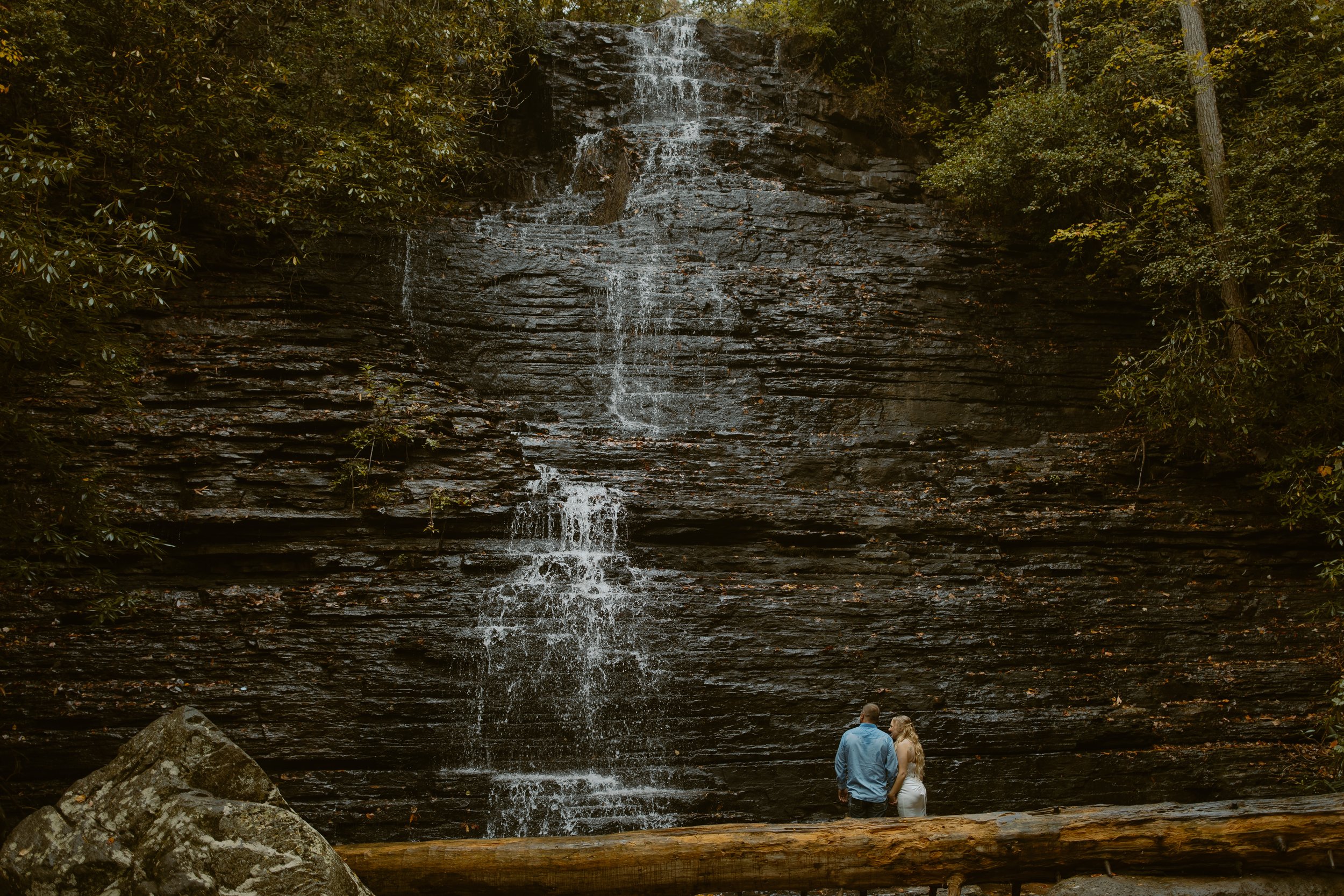 Tennessee-adventure-waterfall-fall-elopement