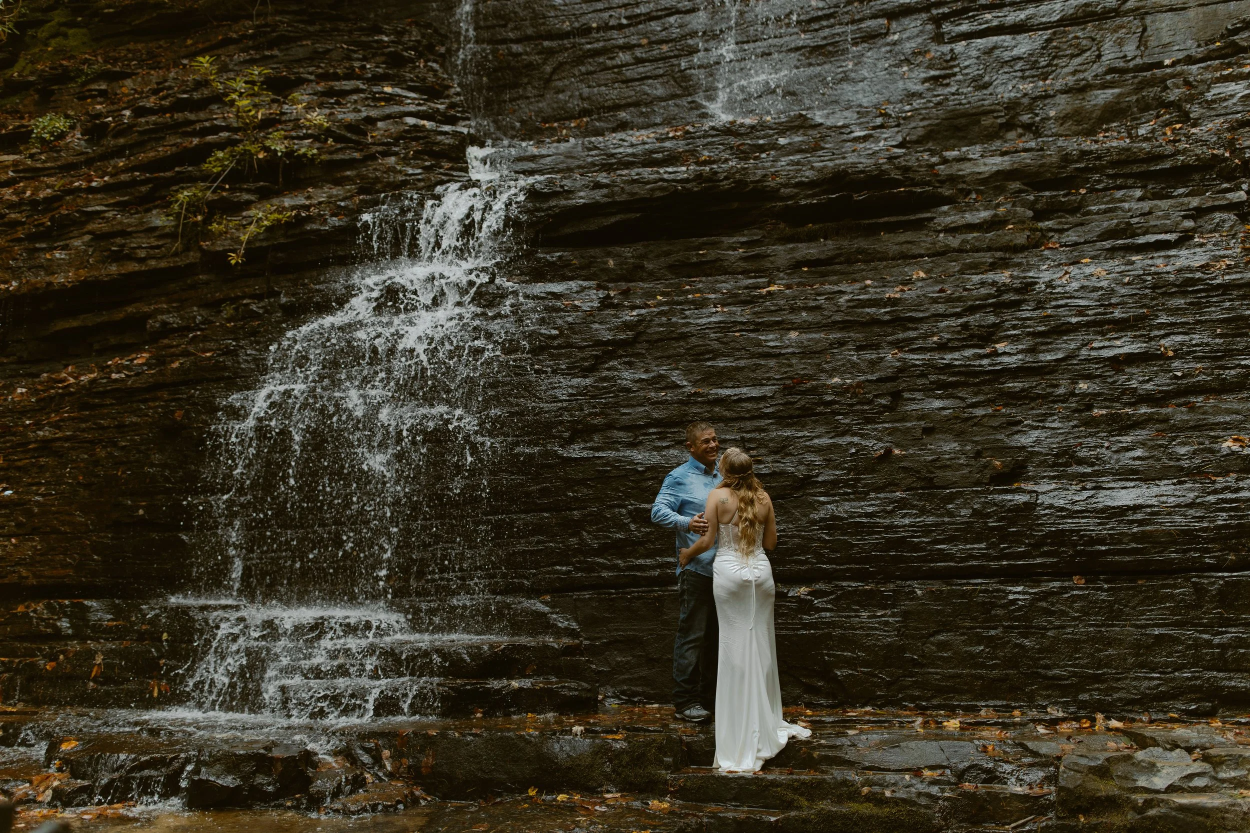 Tennessee-adventure-waterfall-fall-elopement