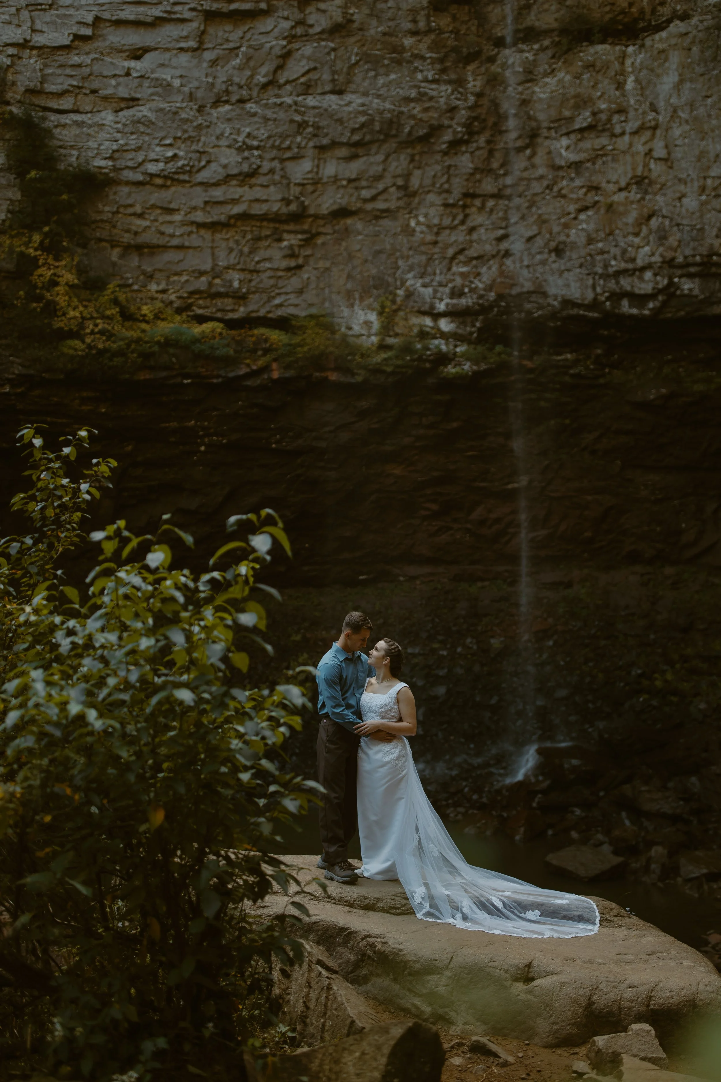 Tennessee-waterfall-sunrise-elopement
