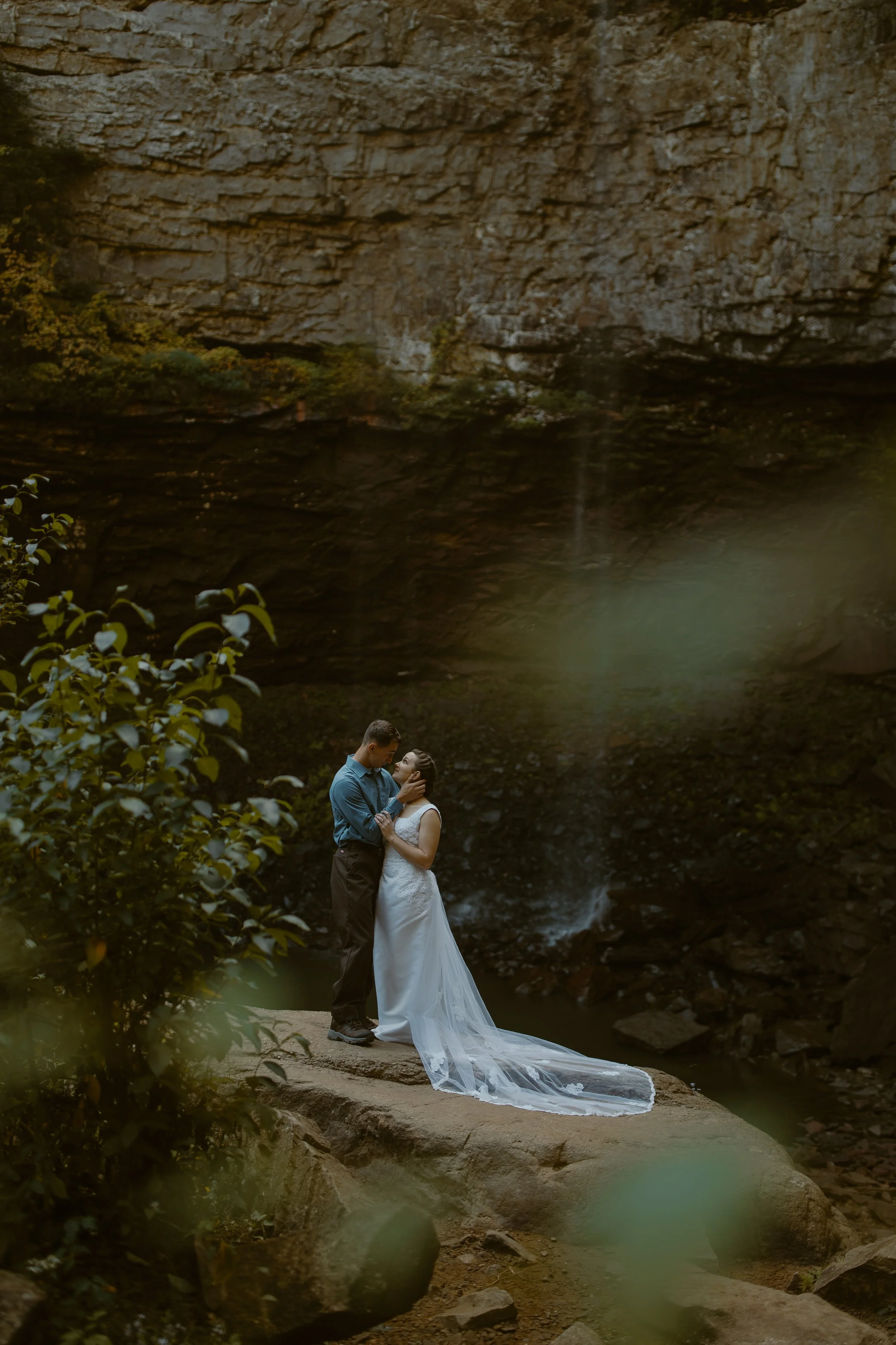 Tennessee-waterfall-sunrise-elopement