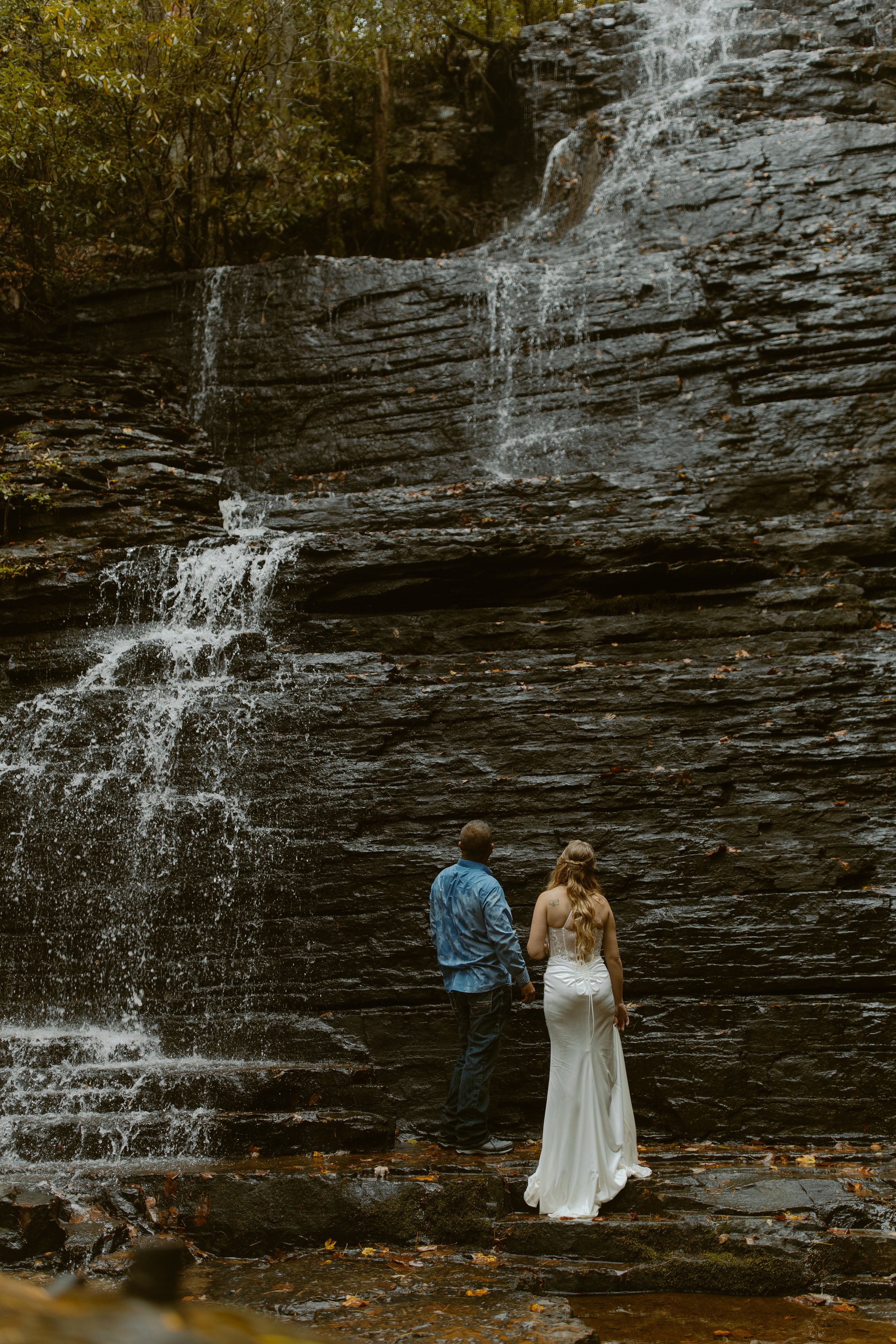Tennessee-adventure-waterfall-fall-elopement