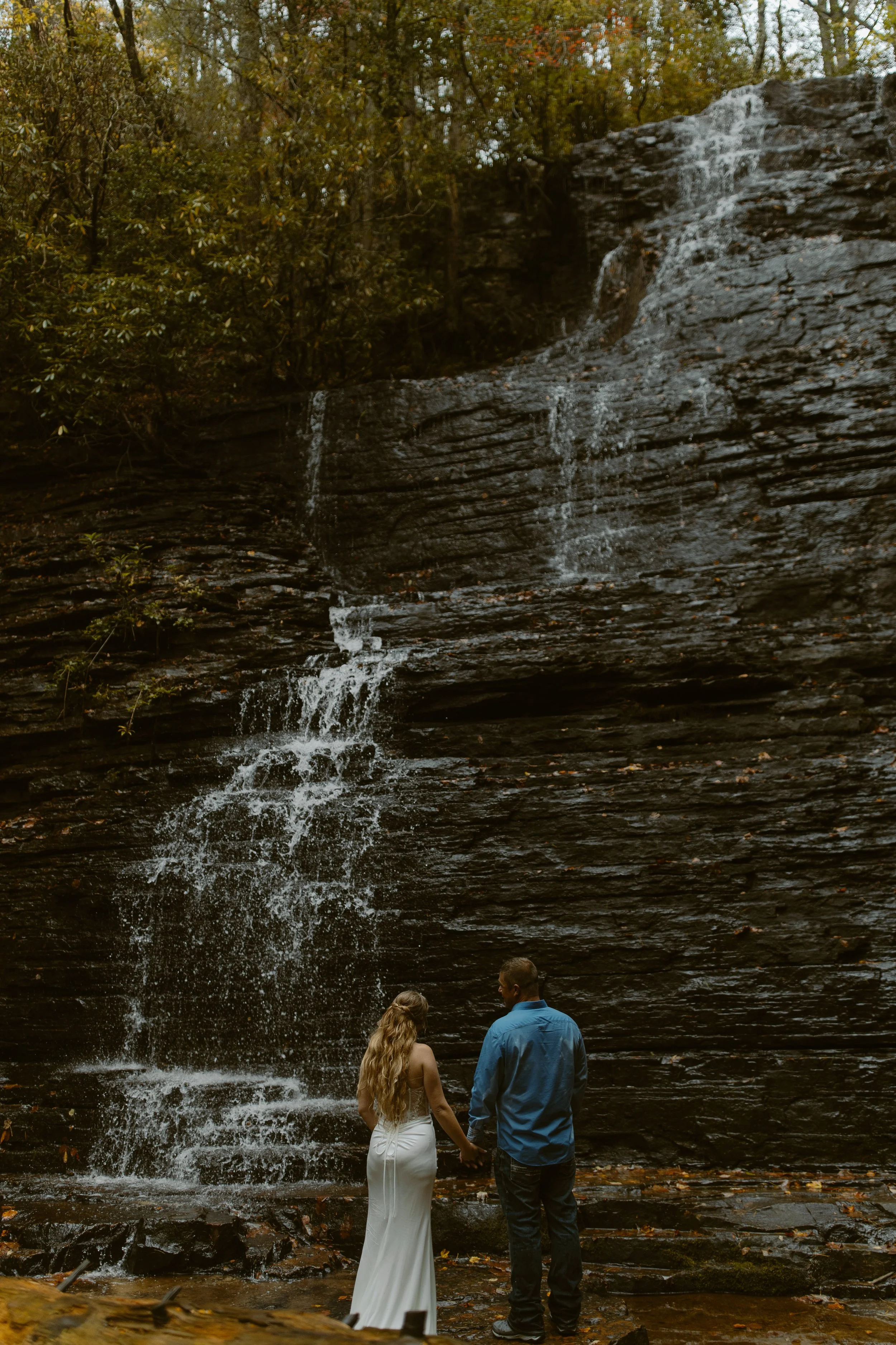 Tennessee-adventure-waterfall-fall-elopement