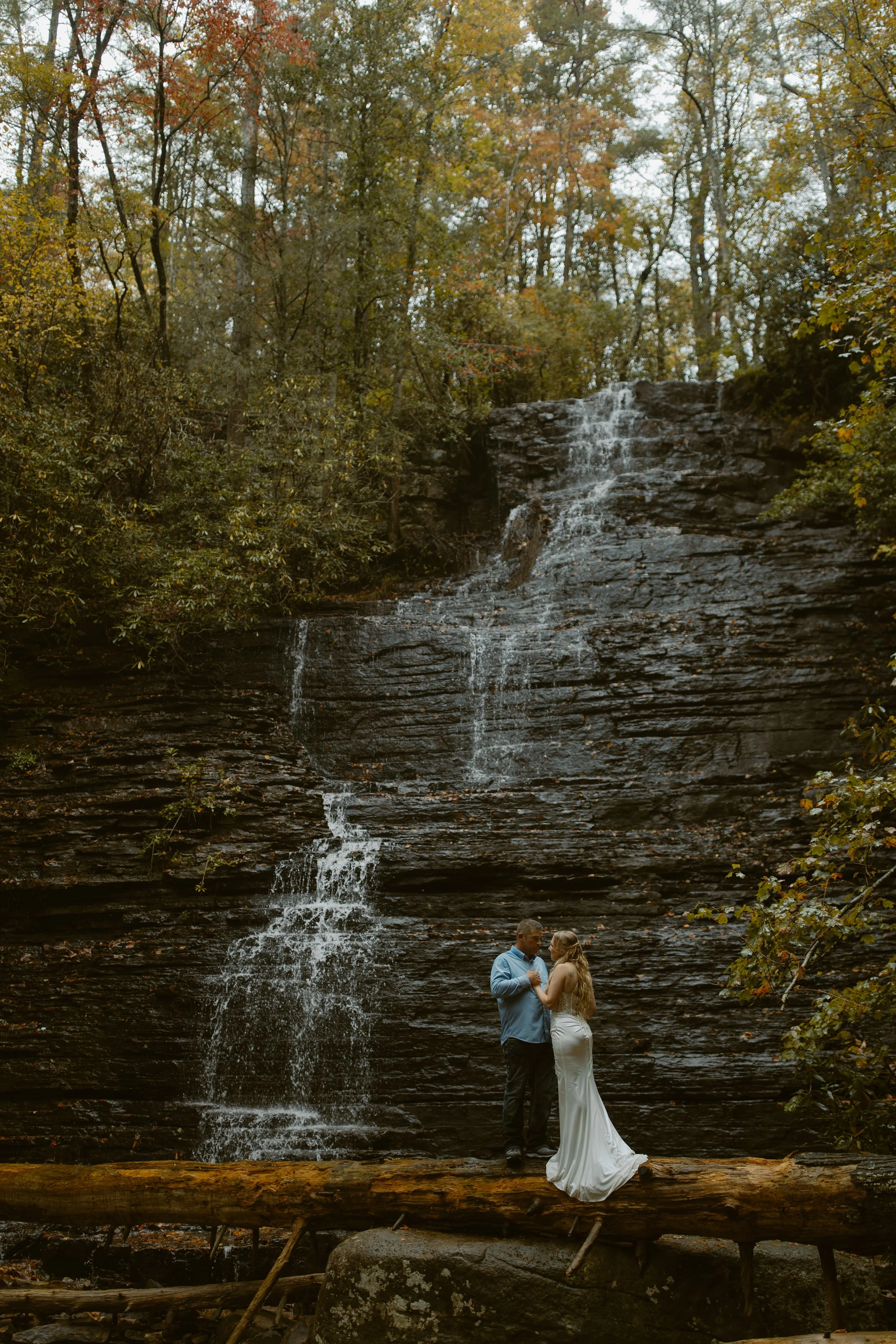 Tennessee-adventure-waterfall-fall-elopement