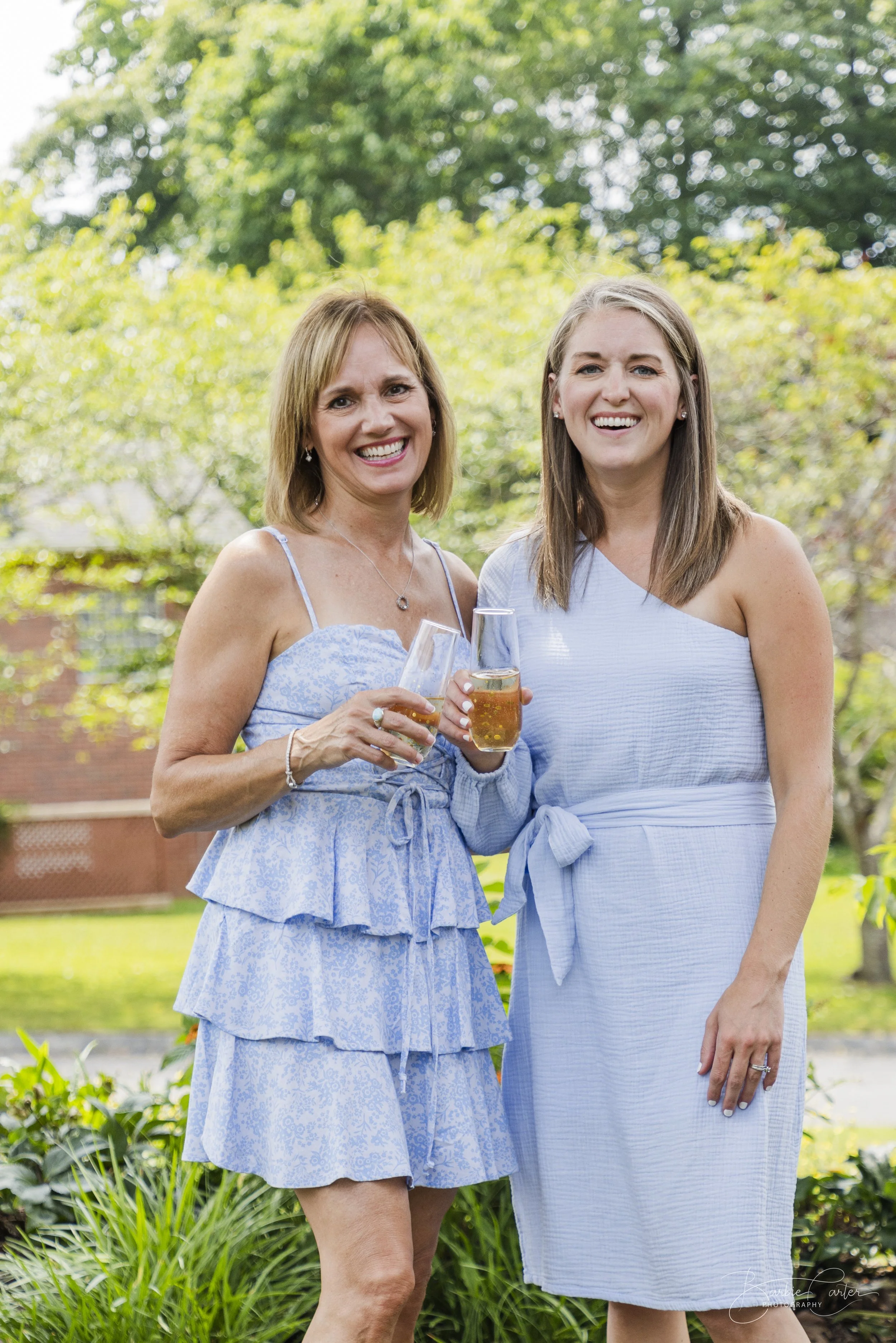 Ellen and Ashley-8240.jpg