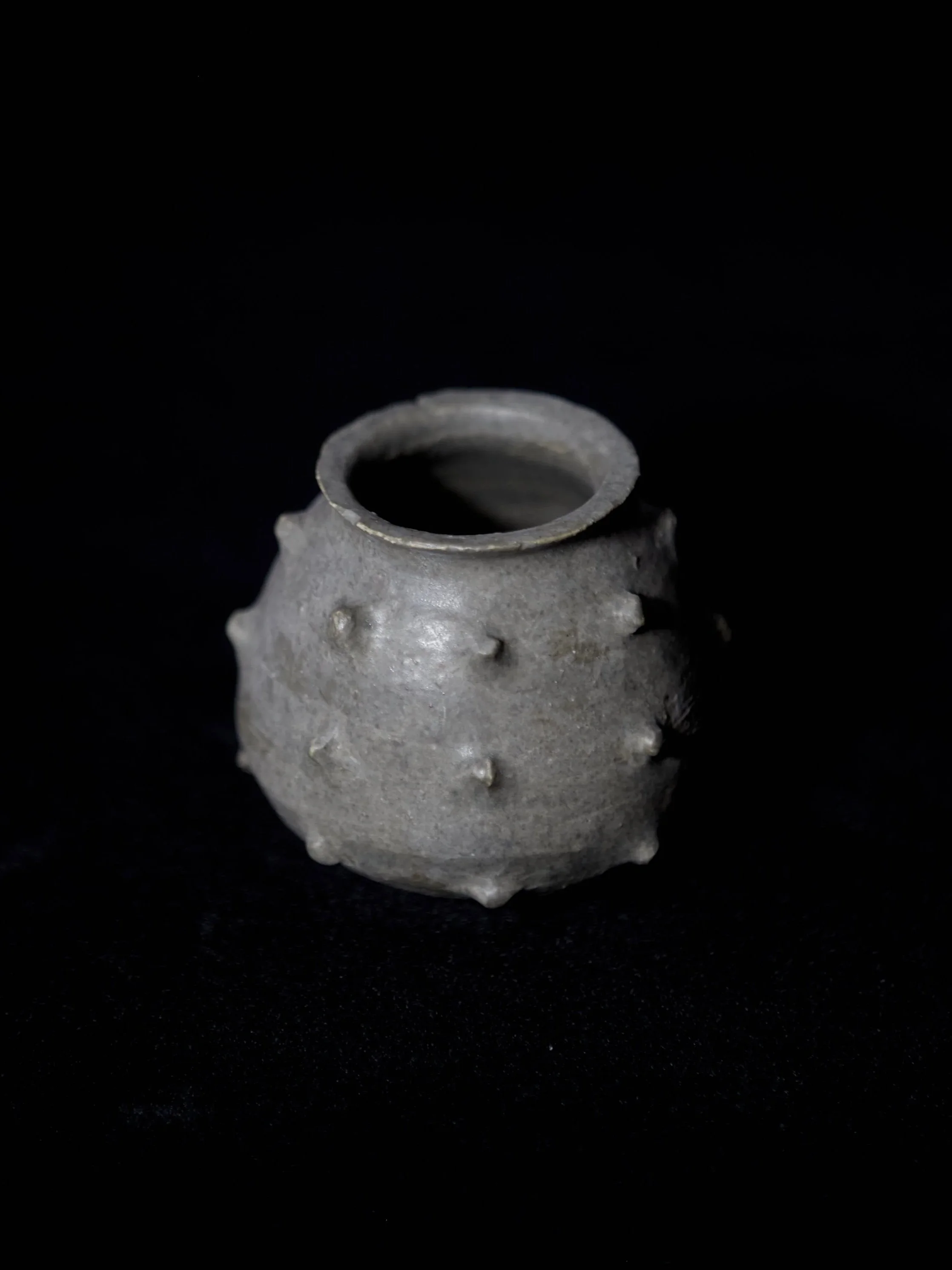 mud-bunny-ceramic-bud-vase-1