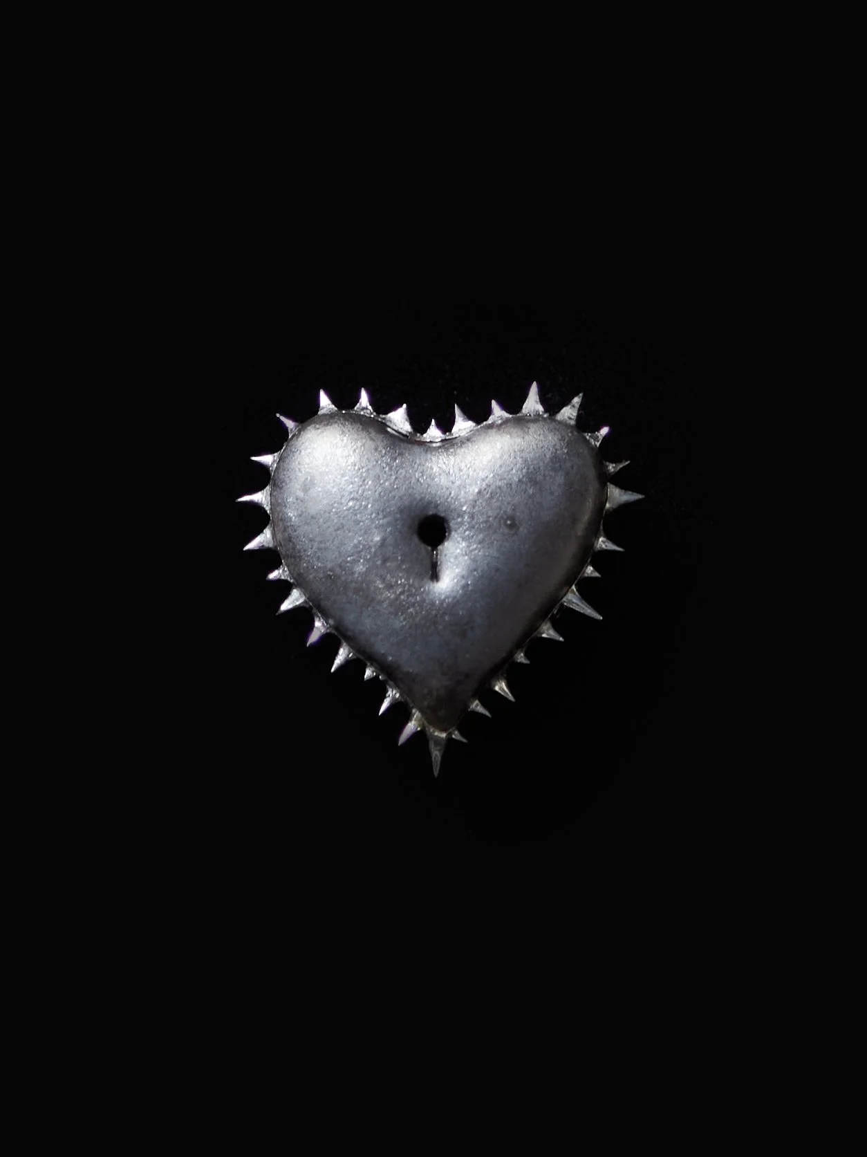 Armored Spiked Heart Amulet