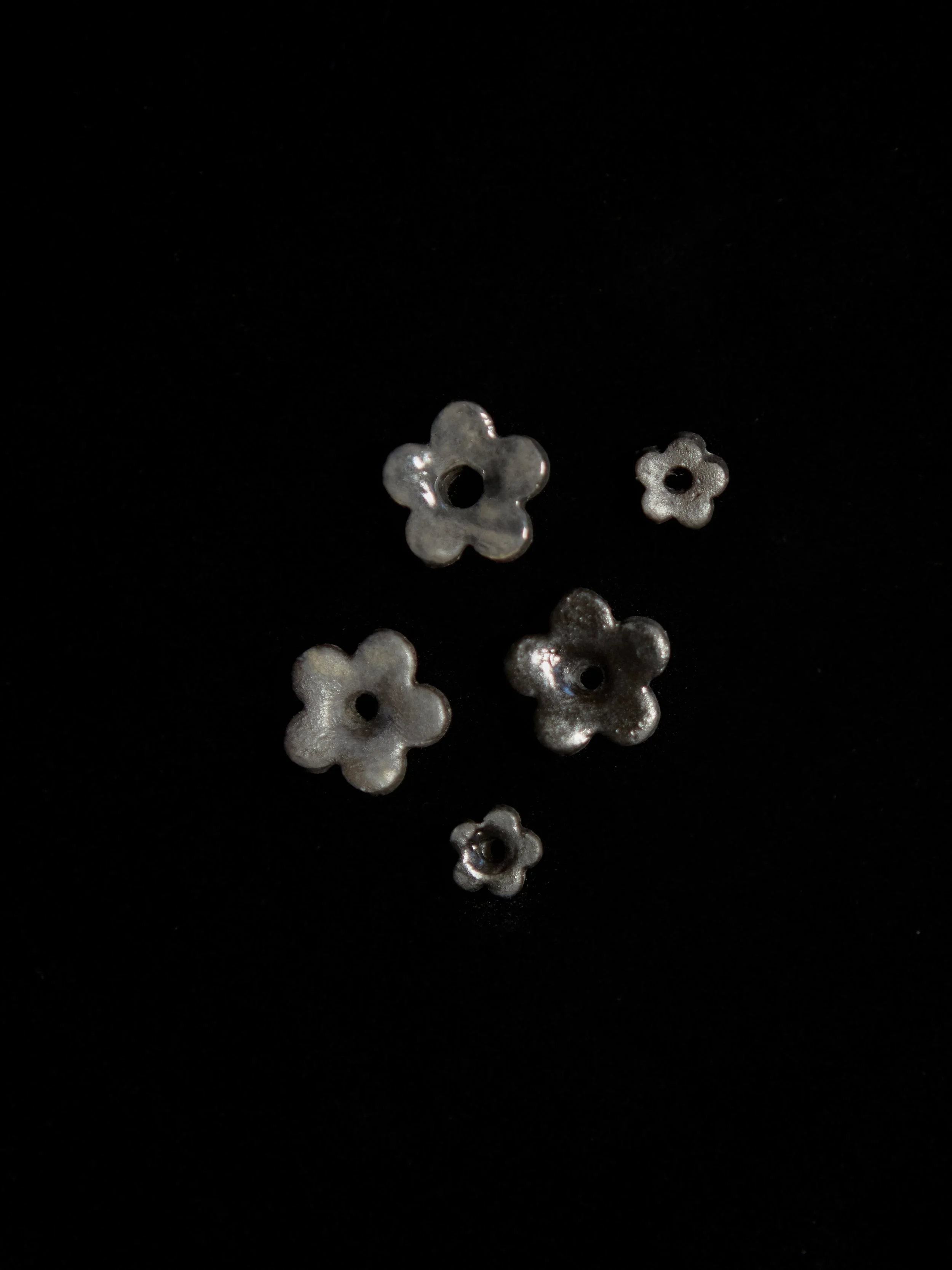 Black Flower Bead Set