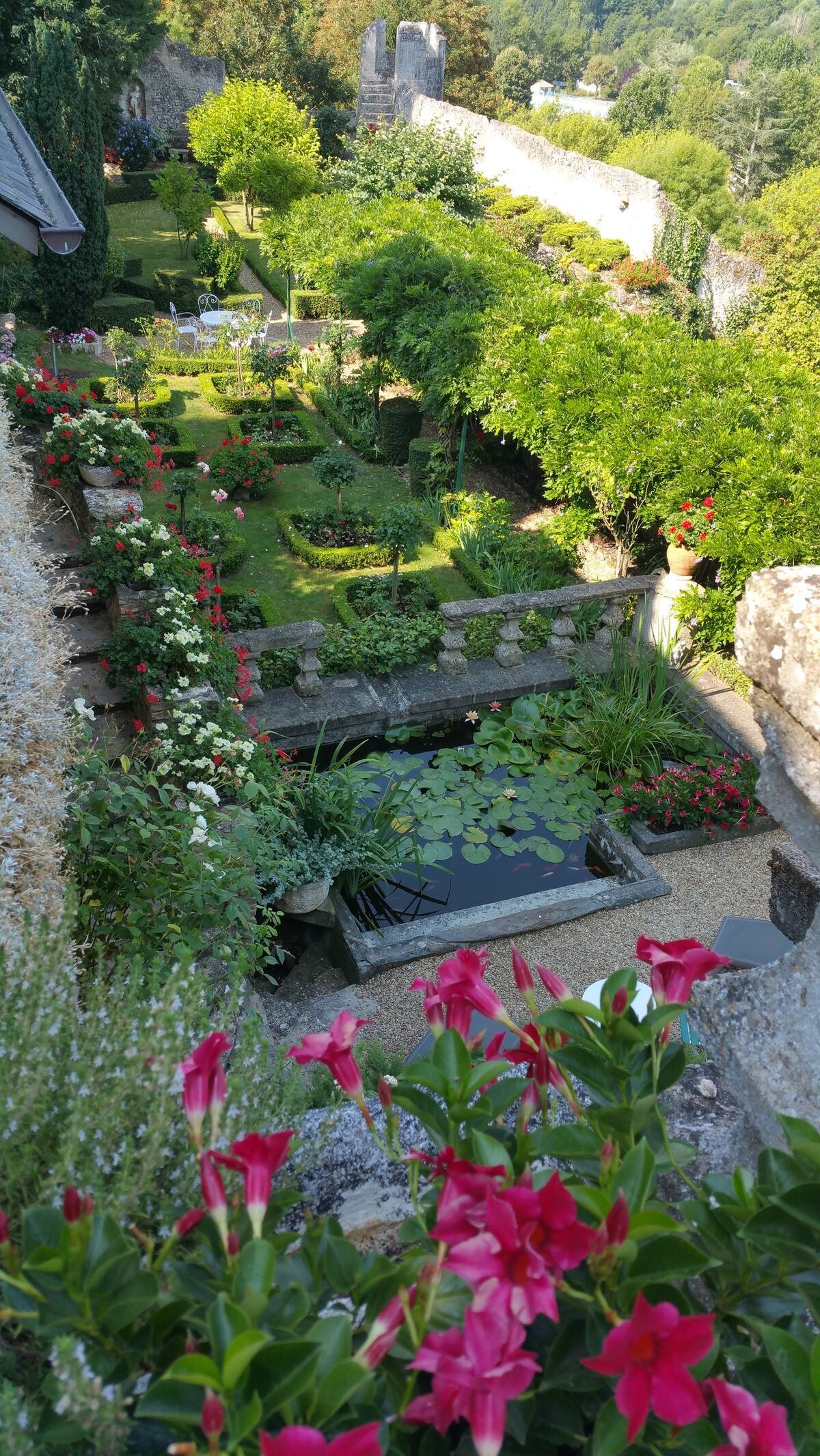 La Maison Dovalle - La Tourelle - Gardens II - Full Garden