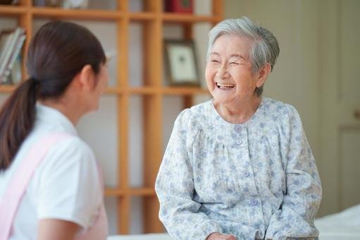 Dementia and Loneliness: How to Stay Connected with a Loved One – Even When It’s Hard
