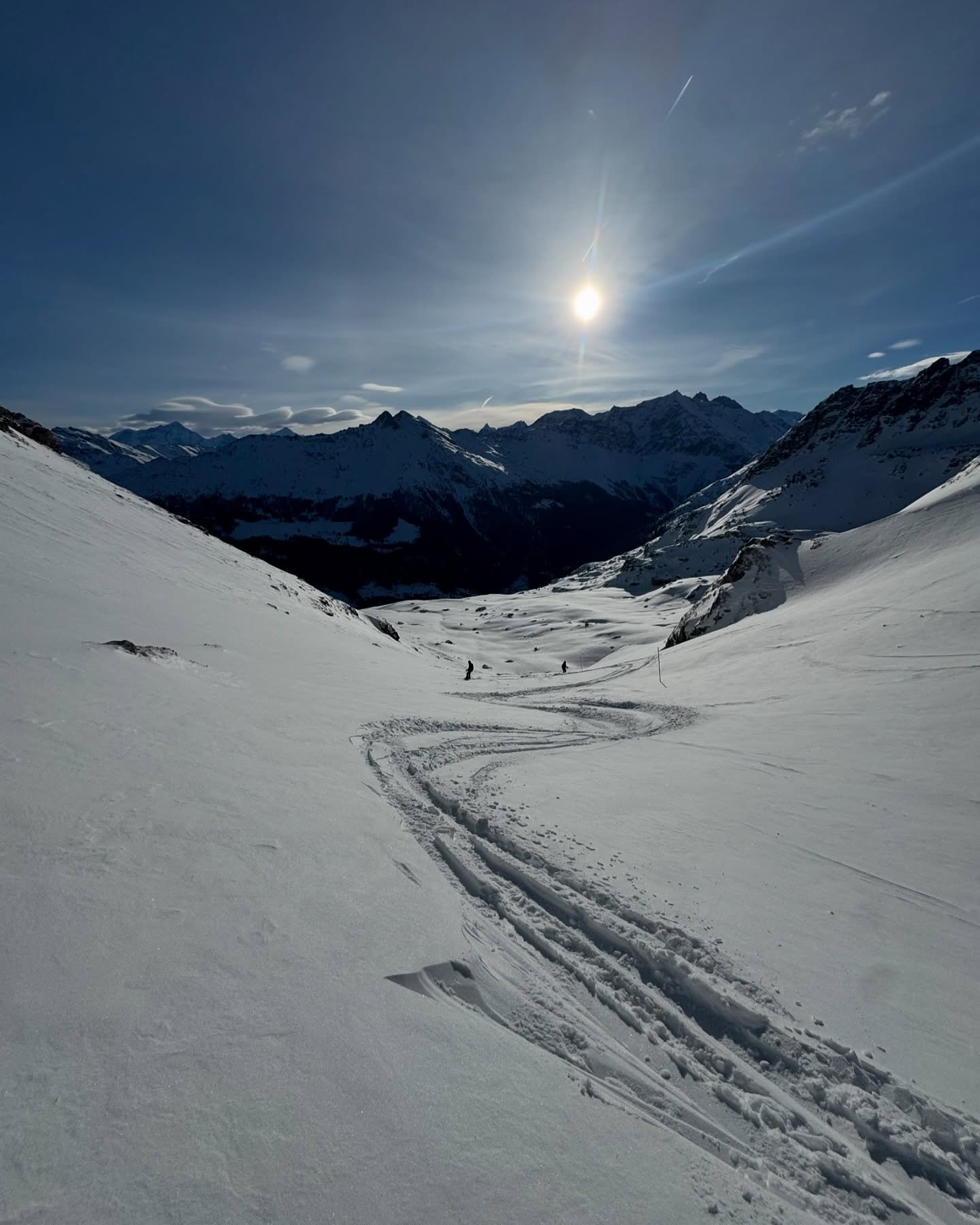 Pow pow
.
.
.
.
.
#fresh #snow #freeride #4valees #swiss #alps #nendaz #visit #mountains #nature #travel @jolidi.ch