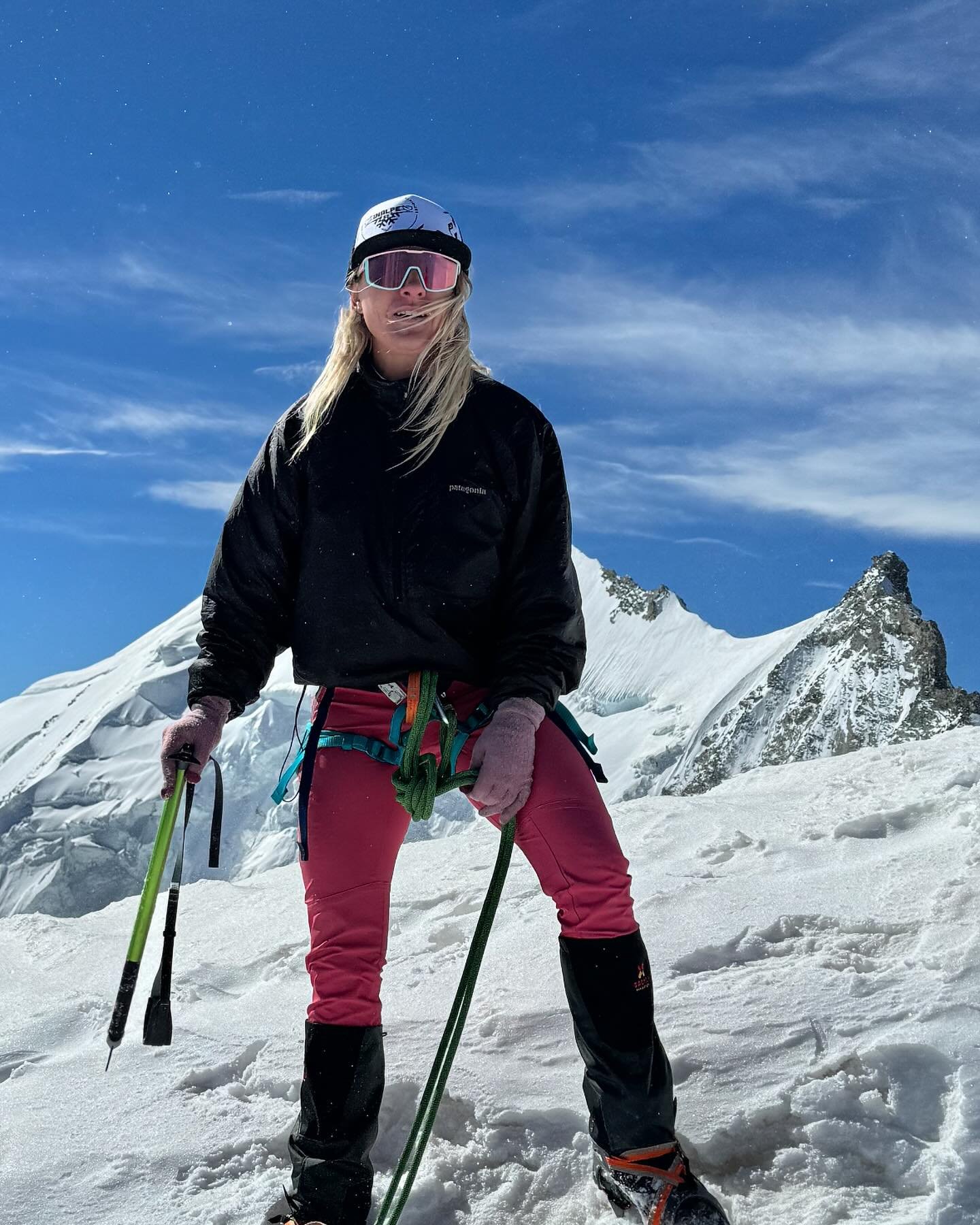 Give me more of this&hellip; 💙
.
.
.
.
.
#wandering #mountains #pure #happiness #lamontagne #winteriscoming #snow #adventure #climbing #love #switzerland #alps #bishorn @jolidi.ch