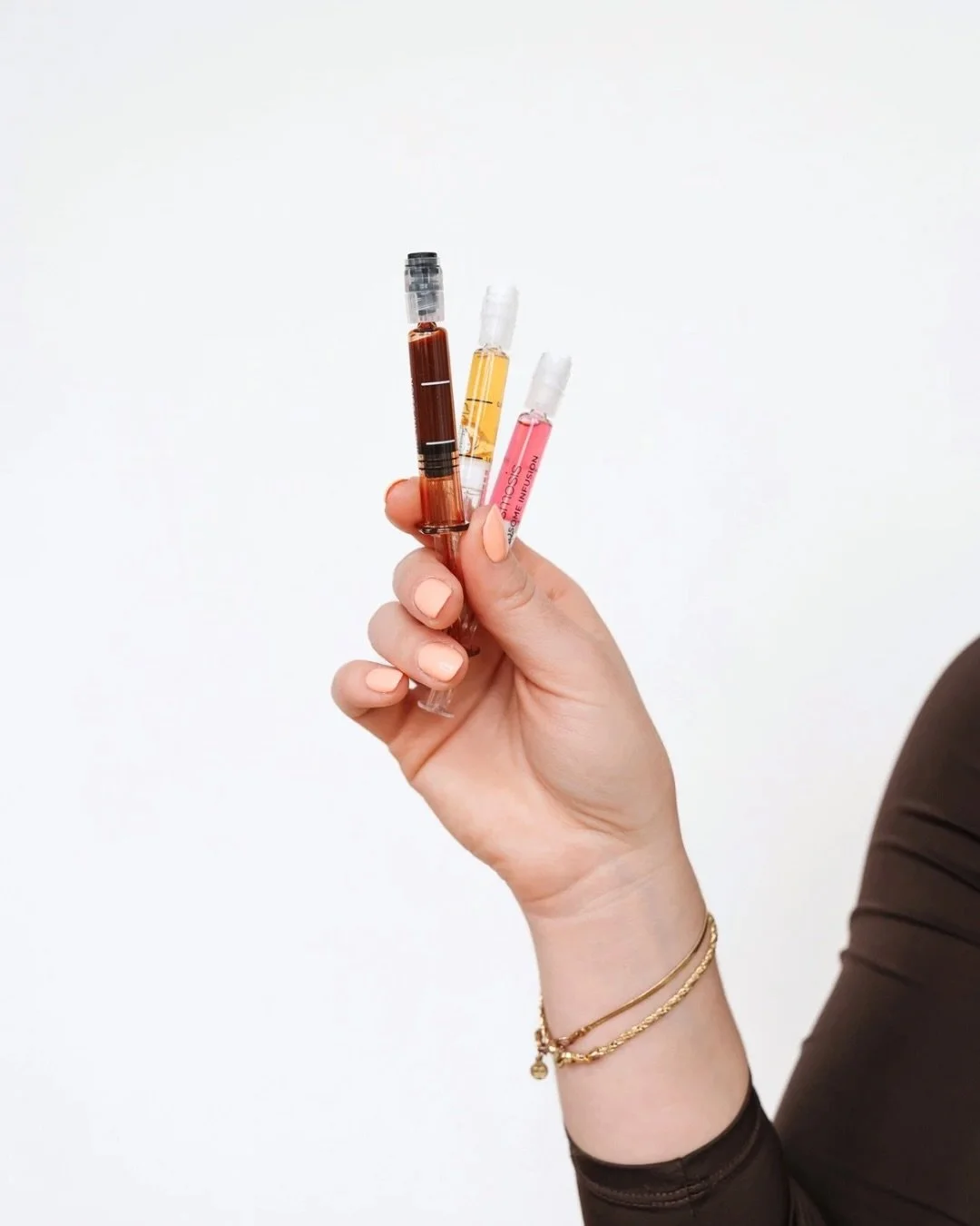 Your brand is more than a headshot. 

One of my favorite parts of every brand photography session? Capturing the details.

From the tools you use every day to personal touches that make your business feel like YOU. ✨

Detail shots do more than round 