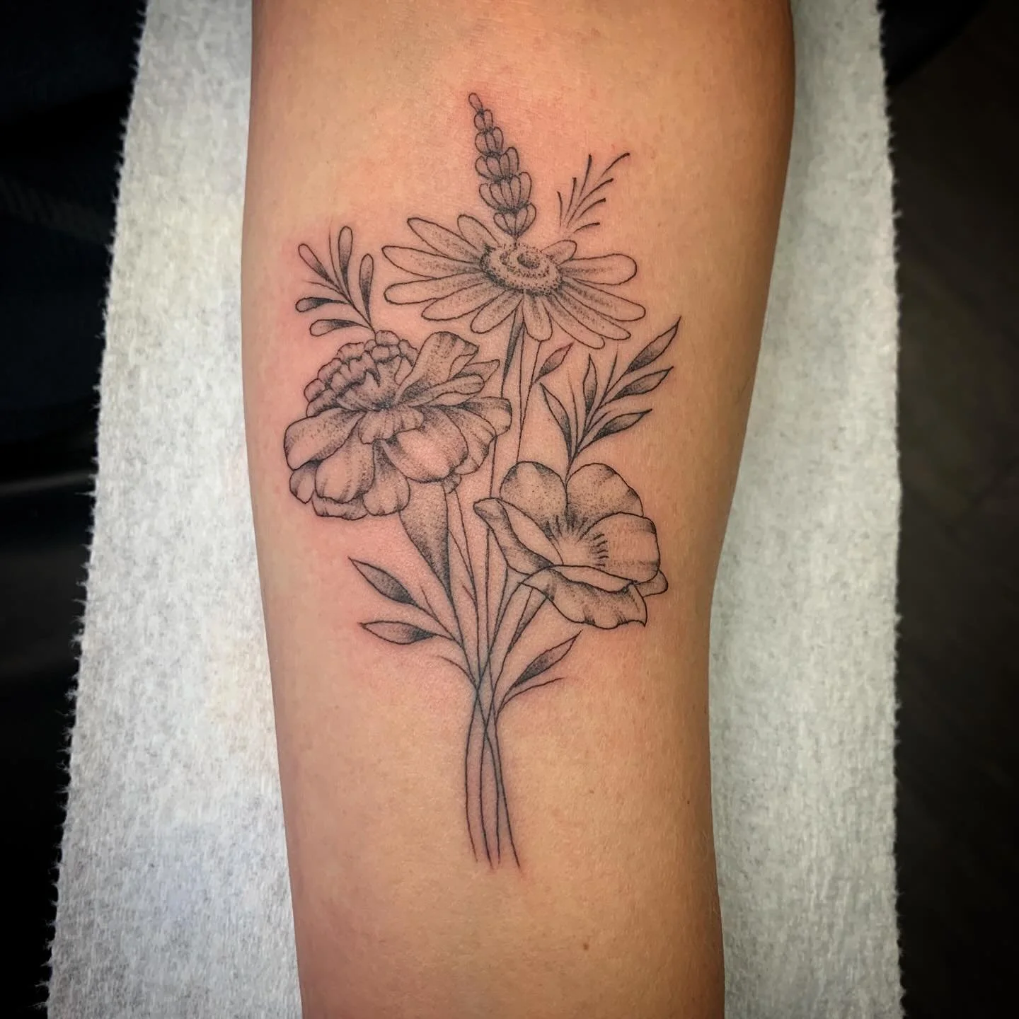 Some fine line floral tattoos I&rsquo;ve made recently.. I would love to make more of these! I&rsquo;d love to do them either large scale or smaller scale! Dm to book I&rsquo;ll  give anyone who books now until the end of December a good deal on one.