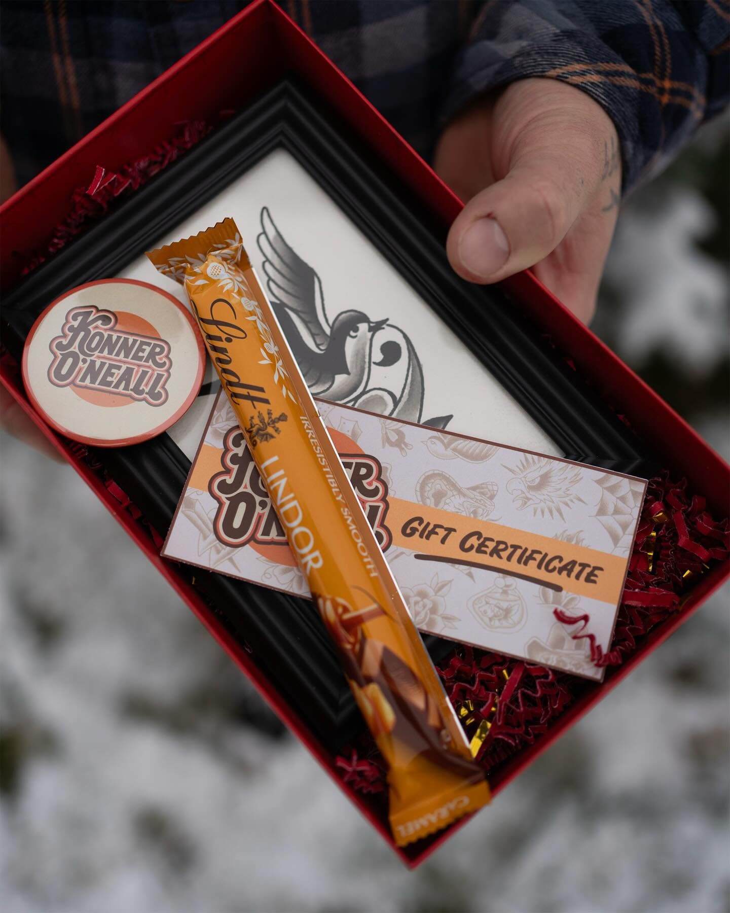 Big update: I&rsquo;m moving into a new spot 🔥
DMs are open for booking - I&rsquo;ll share the location soon, but in the meantime I put together a few holiday gifts:

&ndash; Gift boxes with everything (2 available)
&ndash; 4x6 painted flash origina