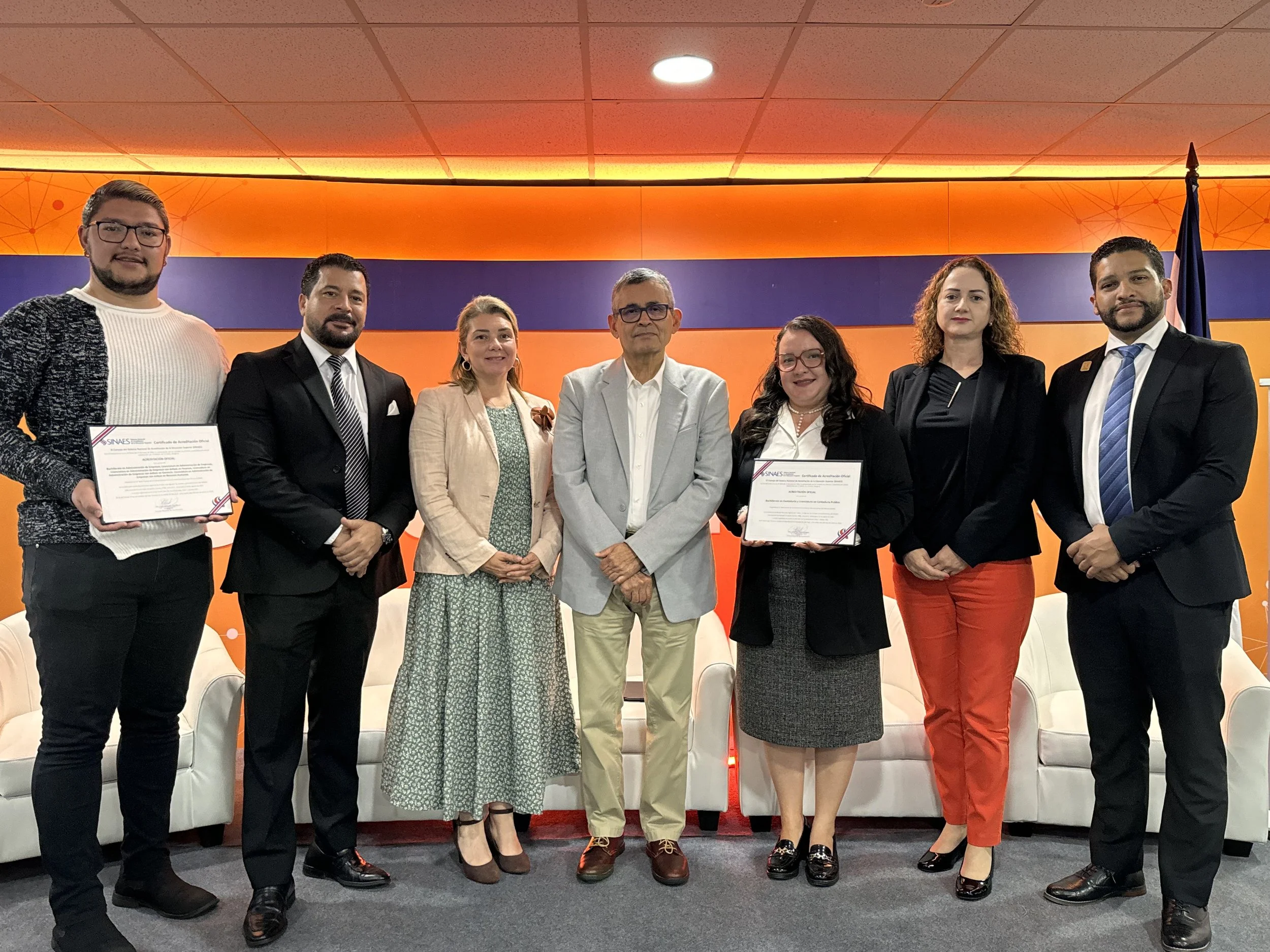Universidad San Marcos celebra la reacreditación de dos de sus carreras universitarias