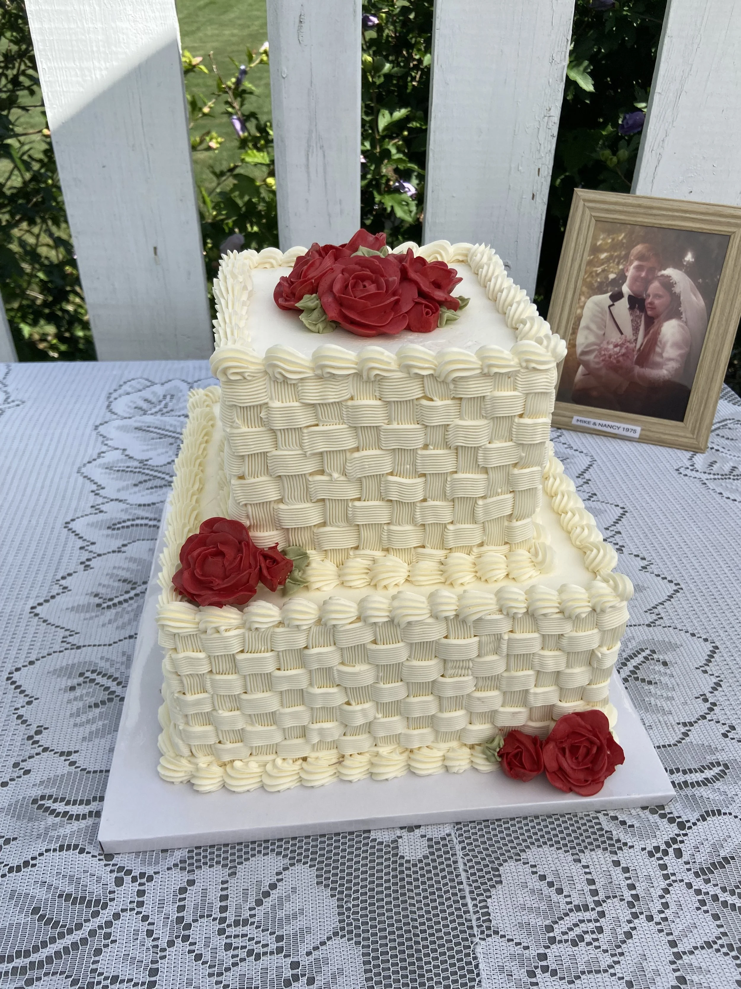 Basketwave wedding cake