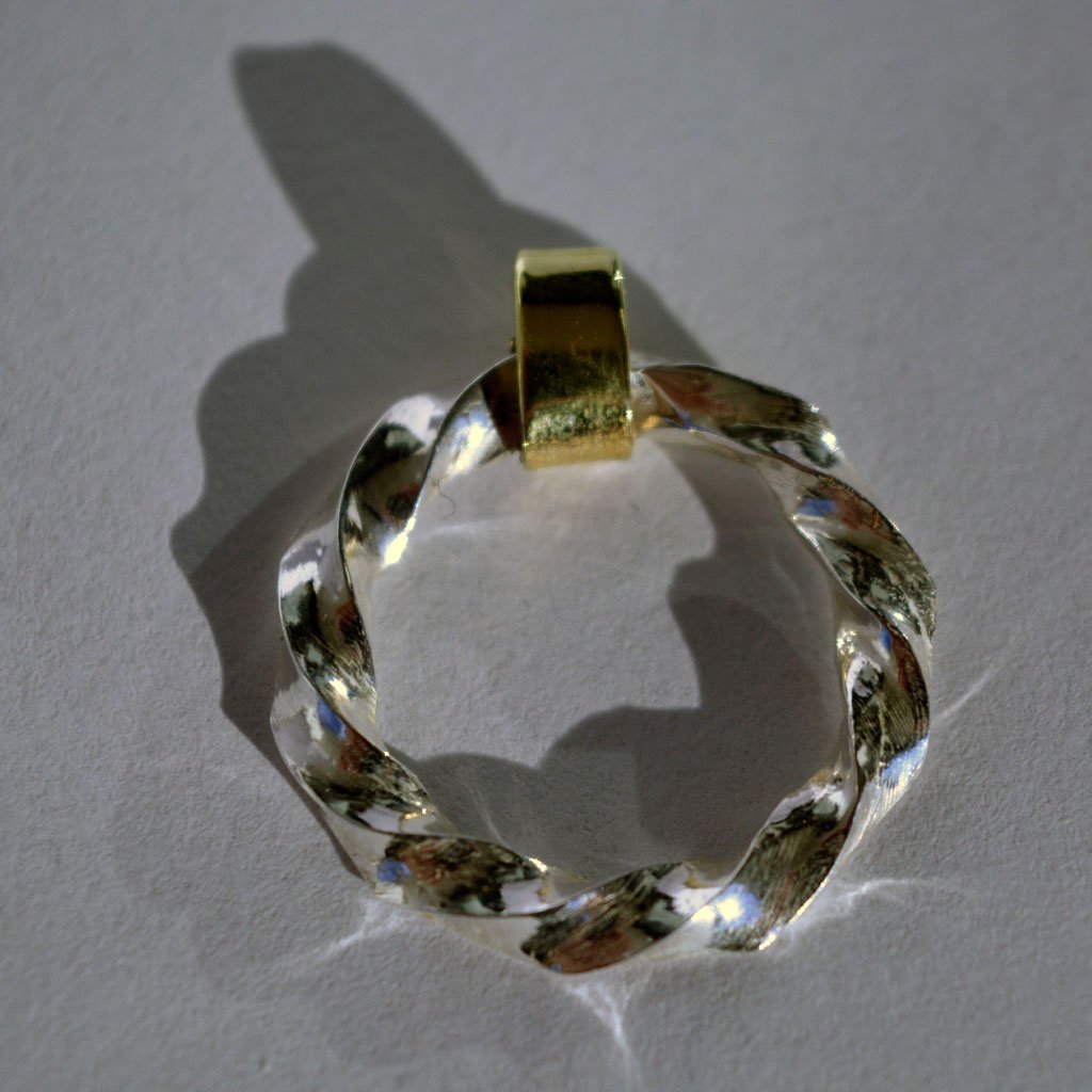 Round twist pendant.jpg