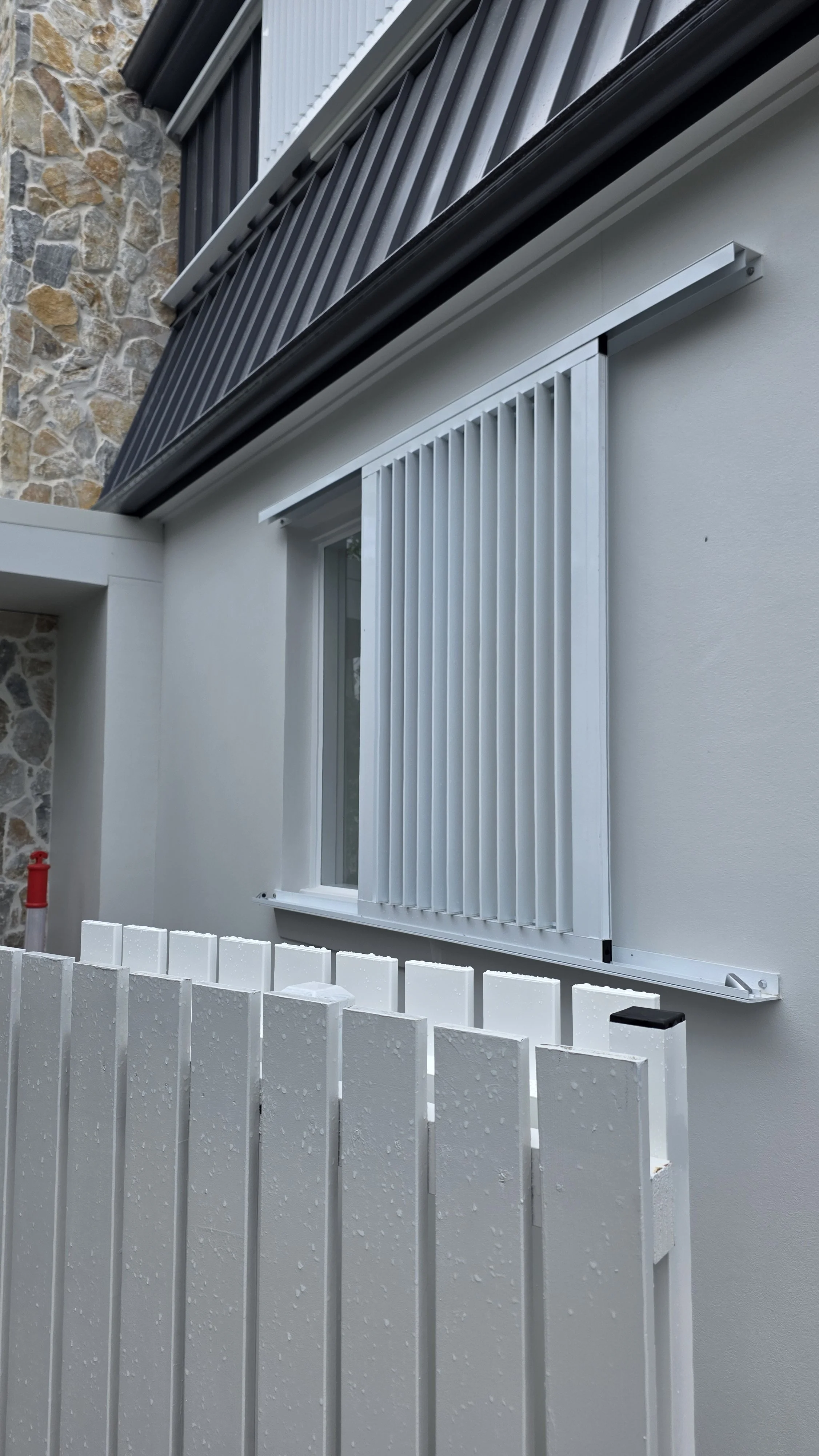 Aluminium privacy screen for a residence in Randwick, Sydney