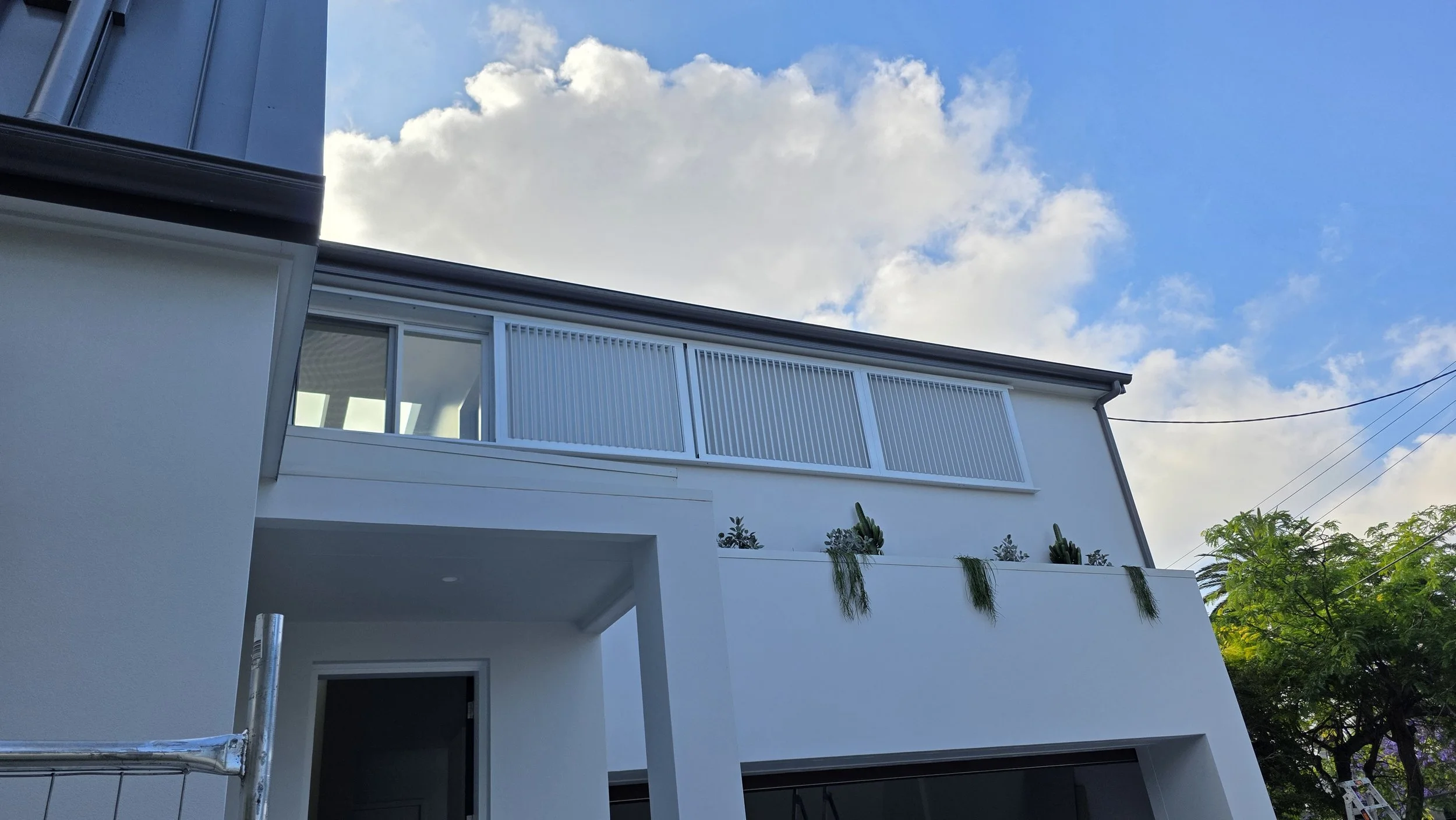 Aluminium privacy screen for a residence in Randwick, Sydney