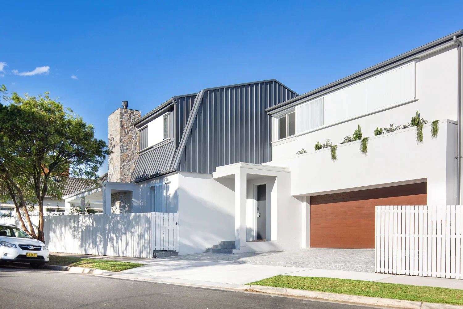 Aluminium louvre privacy screens installation Randwick Sydney