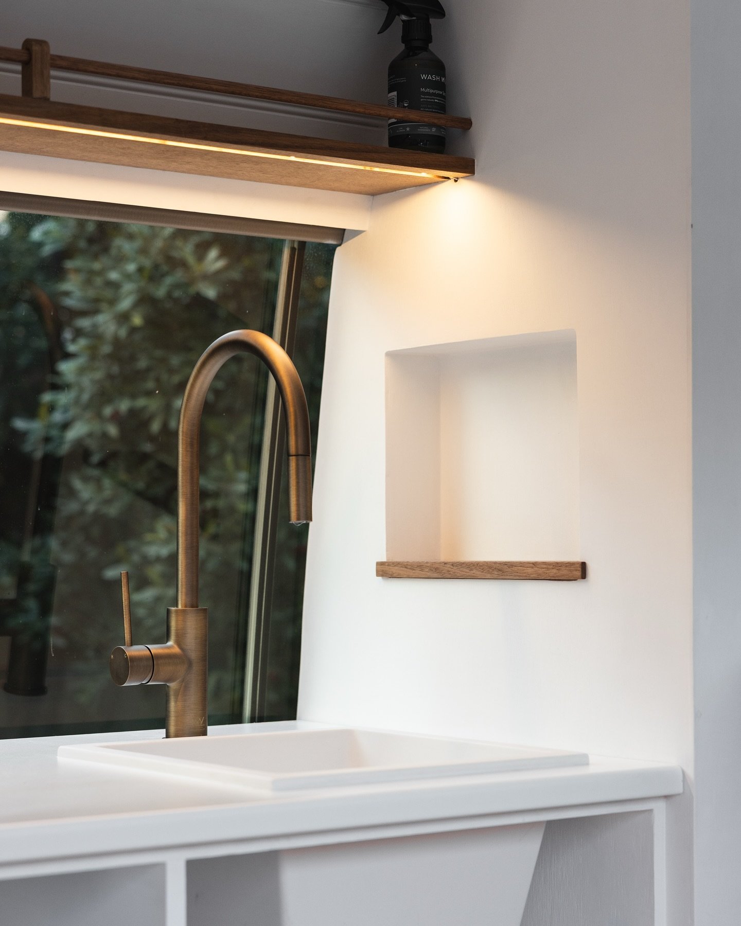 Our little home coming along&hellip; 🚌 

We&rsquo;re so happy with how it&rsquo;s turning out so far. There&rsquo;s still a bit of work to be done including:

&bull; Bookshelf above the bed
&bull; Drawers &amp; cabinet fronts
&bull; Krystina&rsquo;s