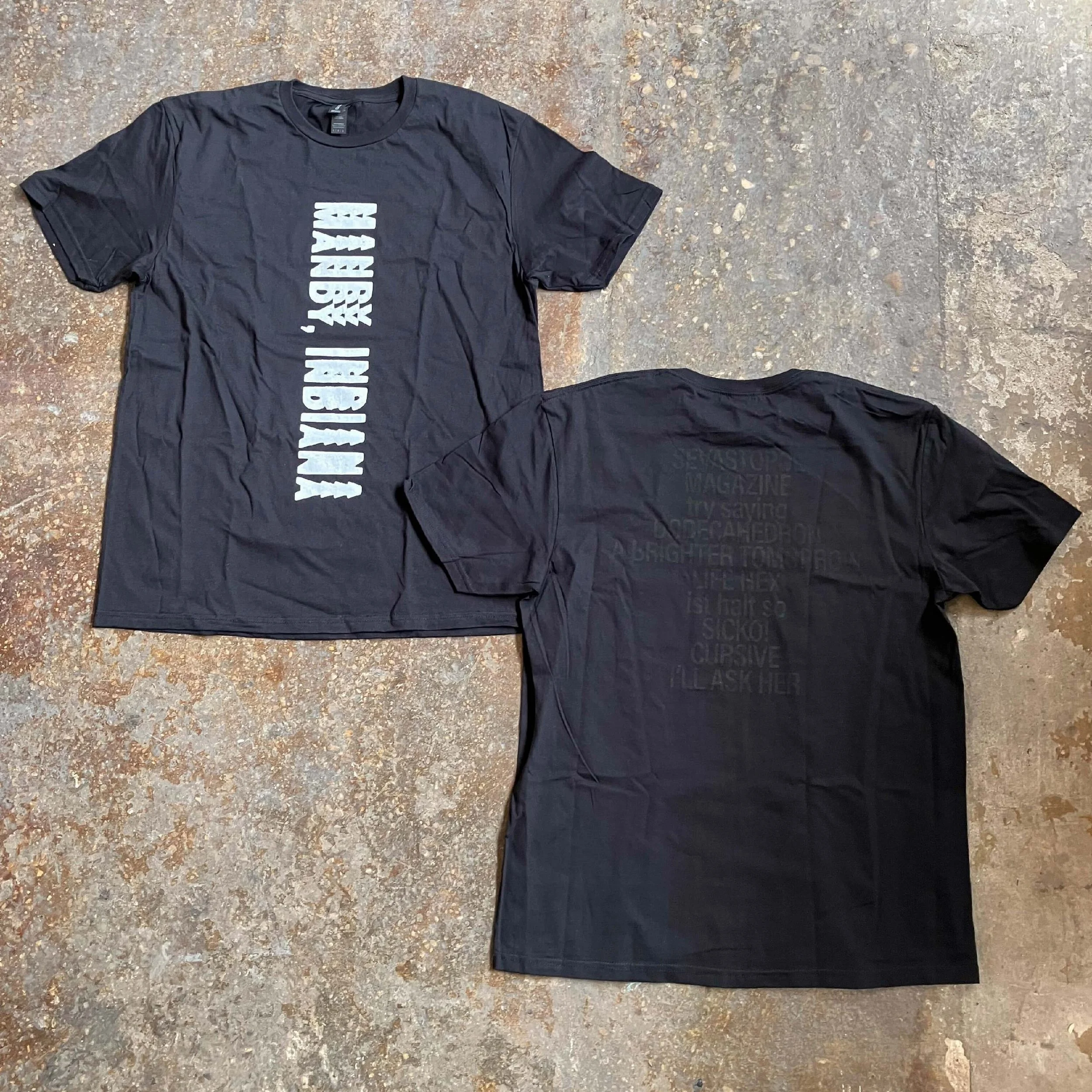 Black short-sleeve t-shirgt with front and back print