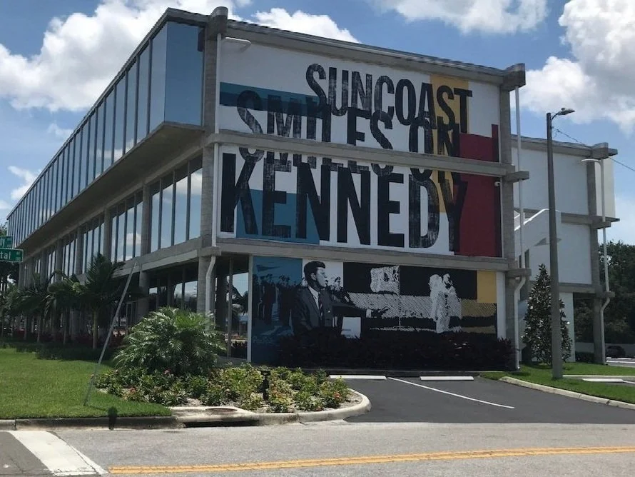 Exterior of the Tampa EMDR office building on Kennedy Boulevard, providing a safe and professional environment for trauma therapy in South Tampa.
