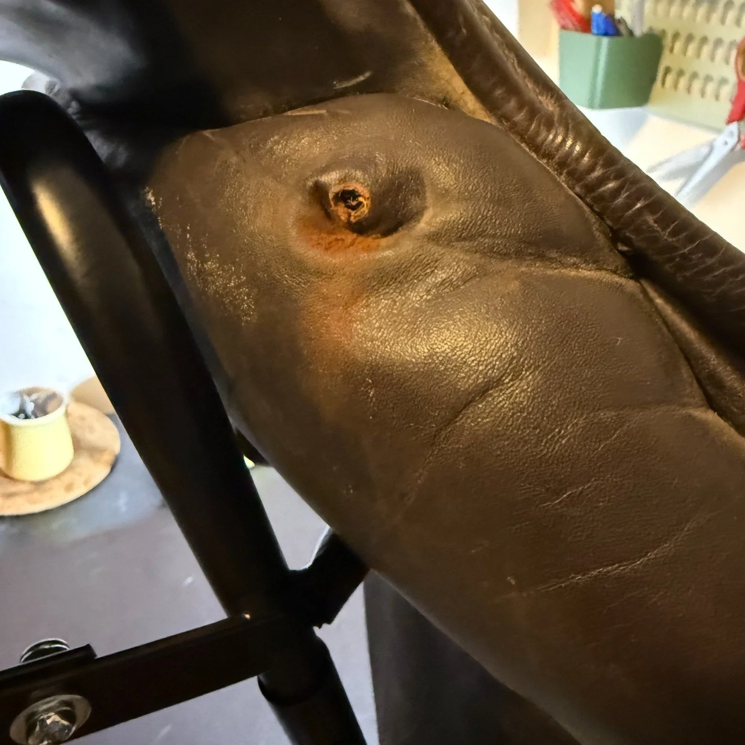Sometimes hard lessons are learned safely! This client purchased a saddle on facebook, while it seemed to be in a roughly used condition, it was expected that the interior was still in tact. When I took it apart for a reflock and inspection, I was qu