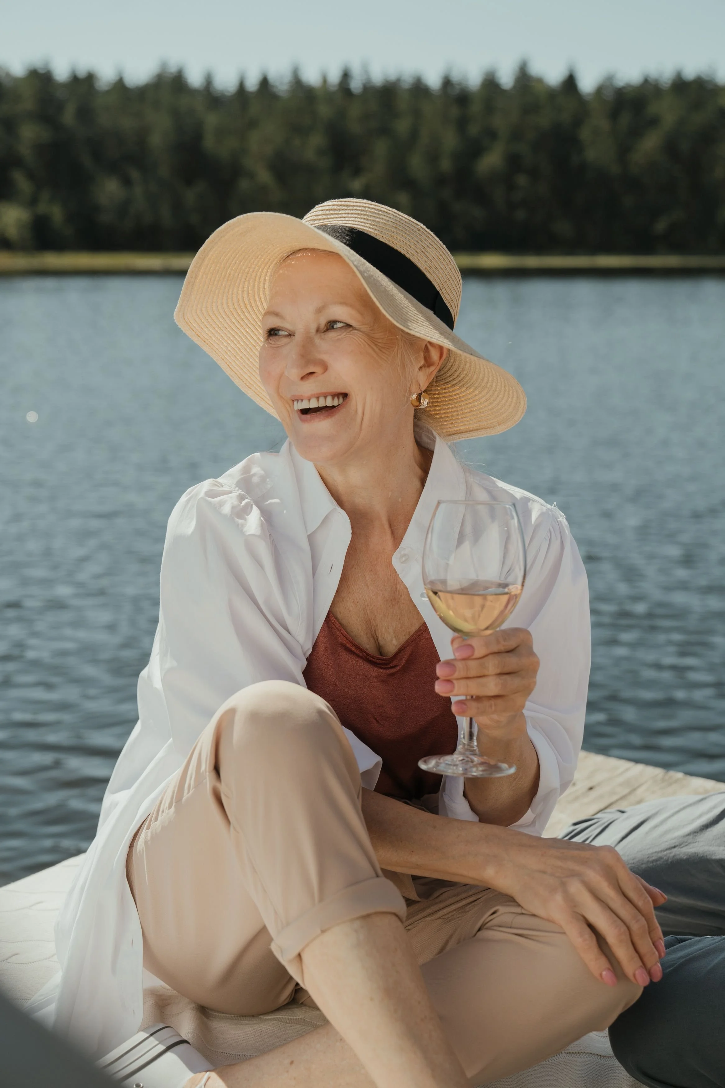 Brightening Your Smile: Treatment Options for Discoloured Teeth