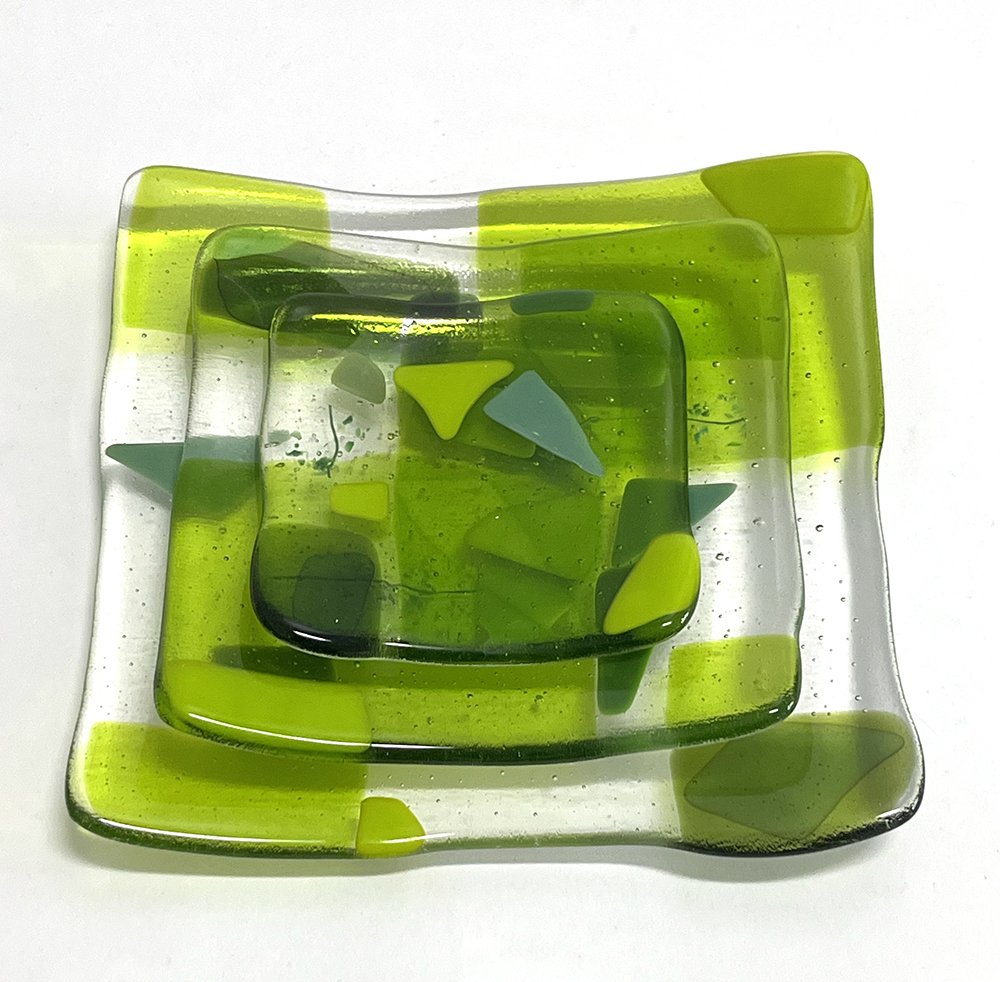 cleargreendinnerset5.jpg