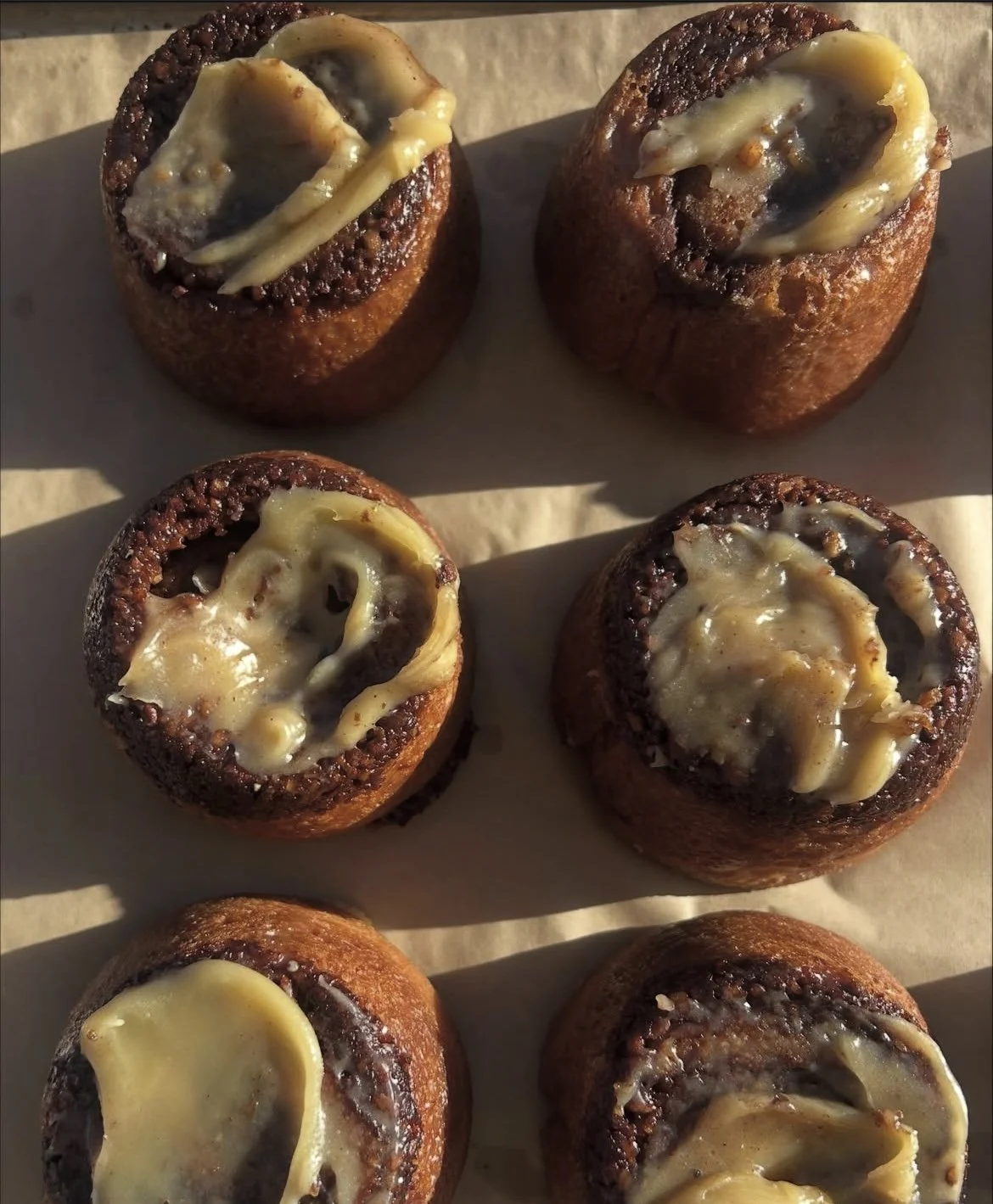 box xxi black cardamom sticky bun